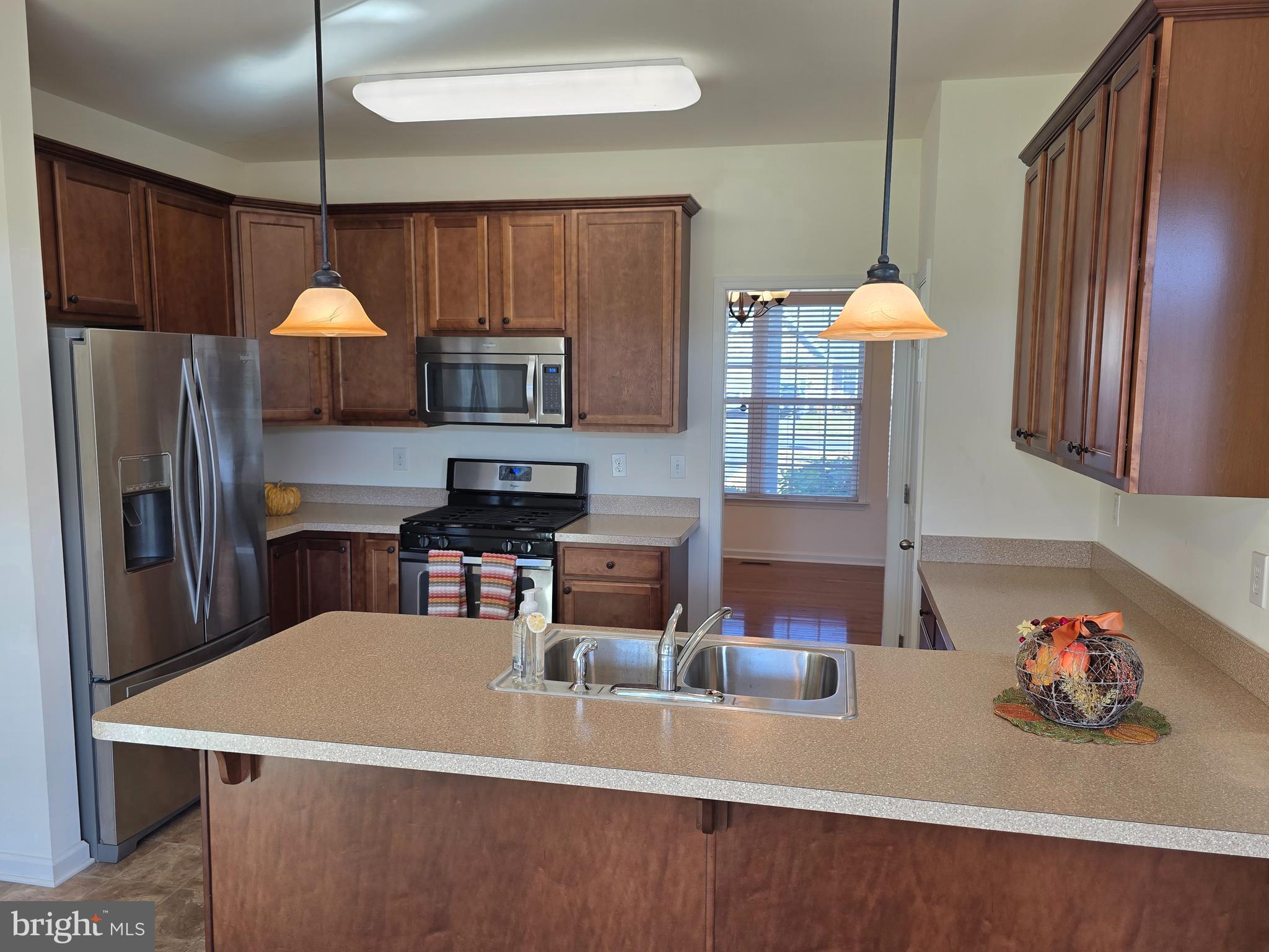 APPLE KNOLLS ESTATES - Residential