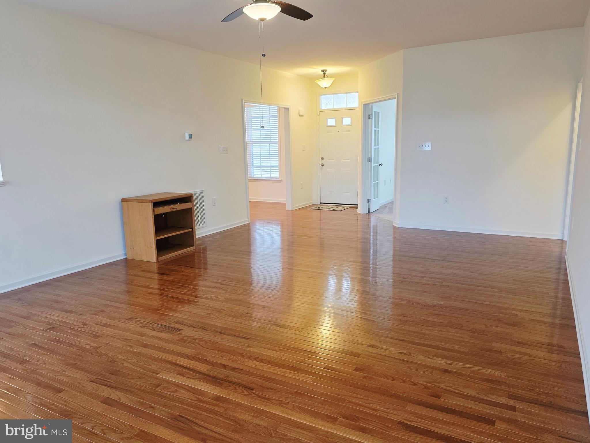 APPLE KNOLLS ESTATES - Residential