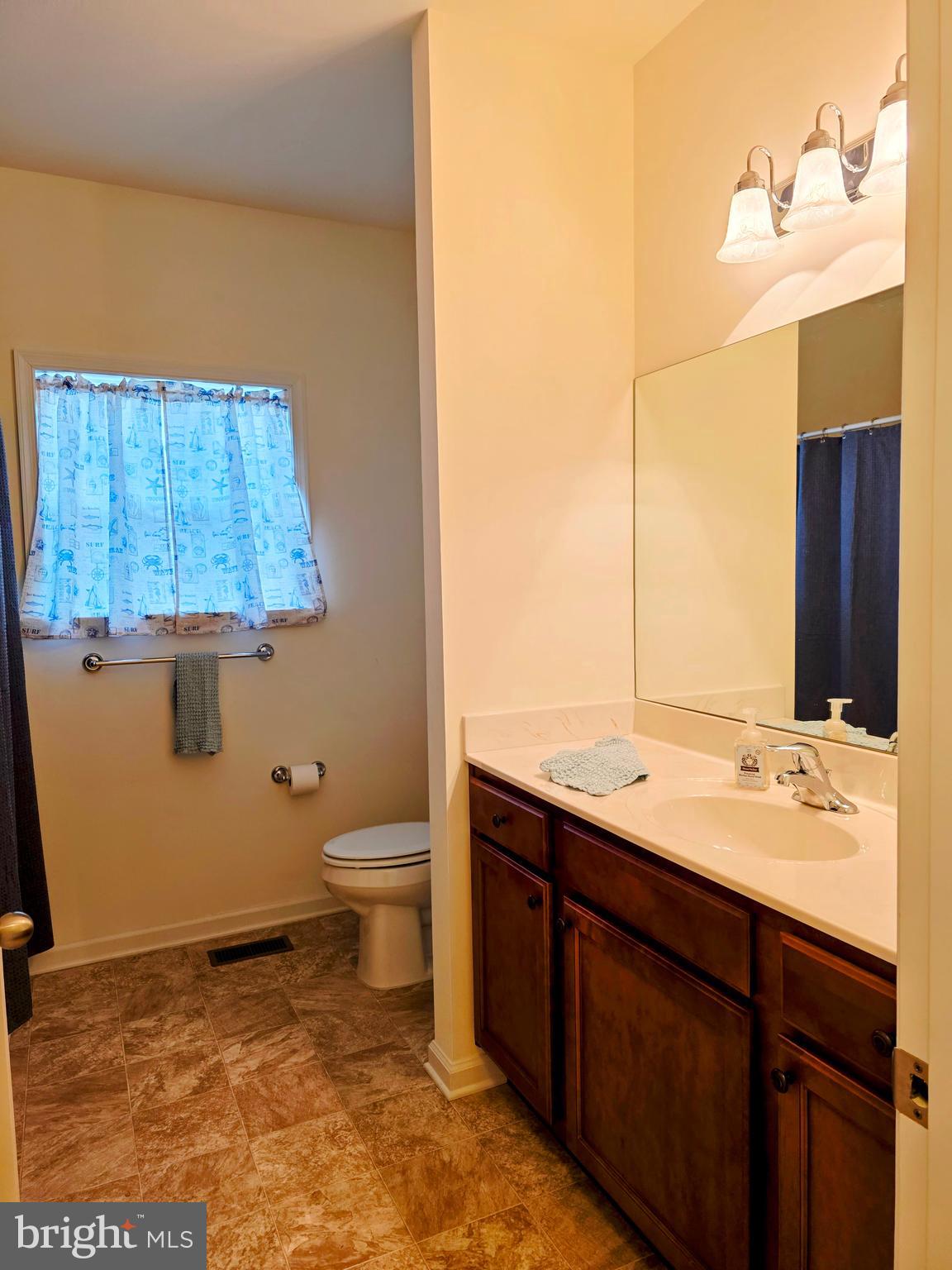 APPLE KNOLLS ESTATES - Residential