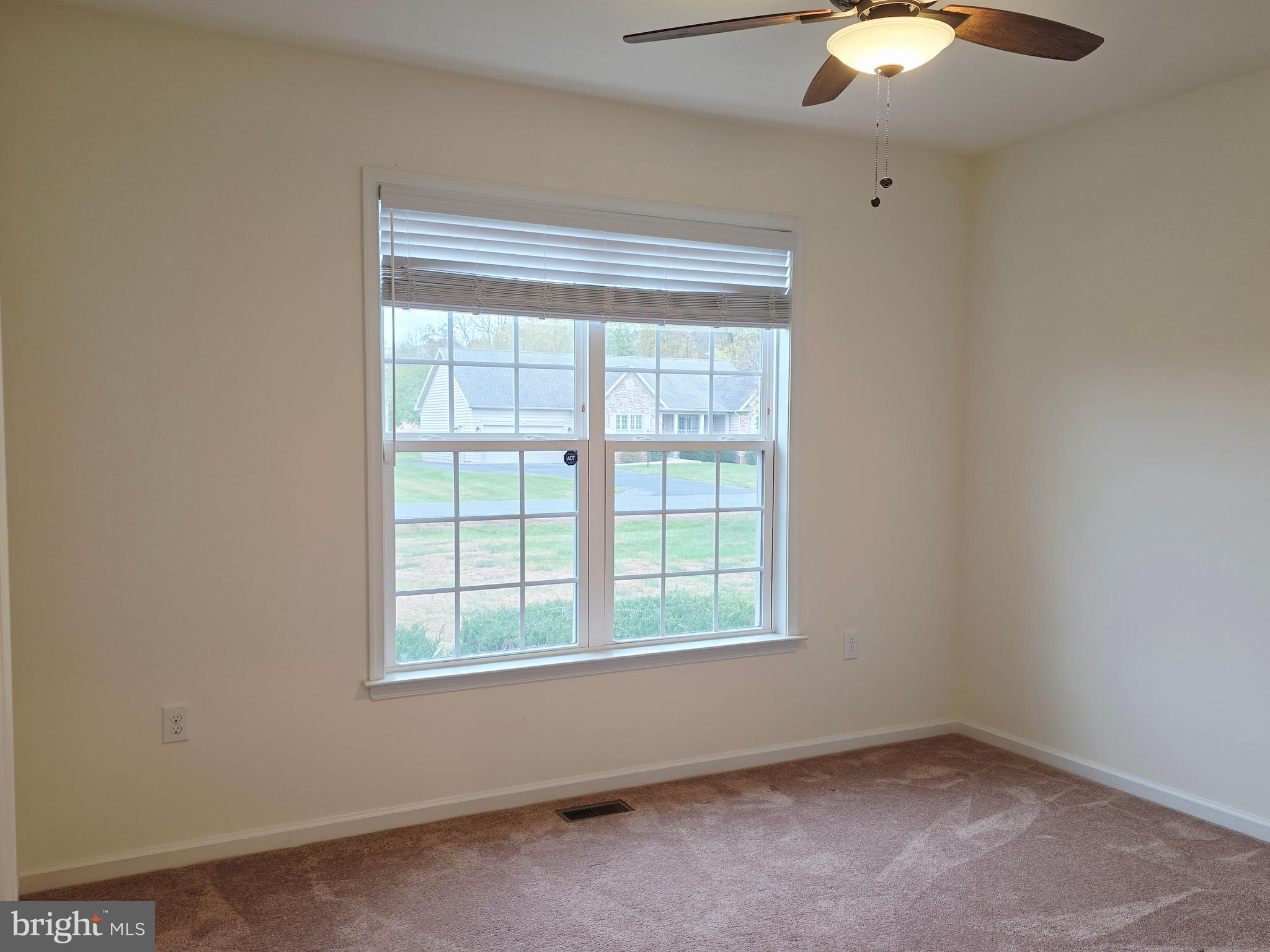 APPLE KNOLLS ESTATES - Residential