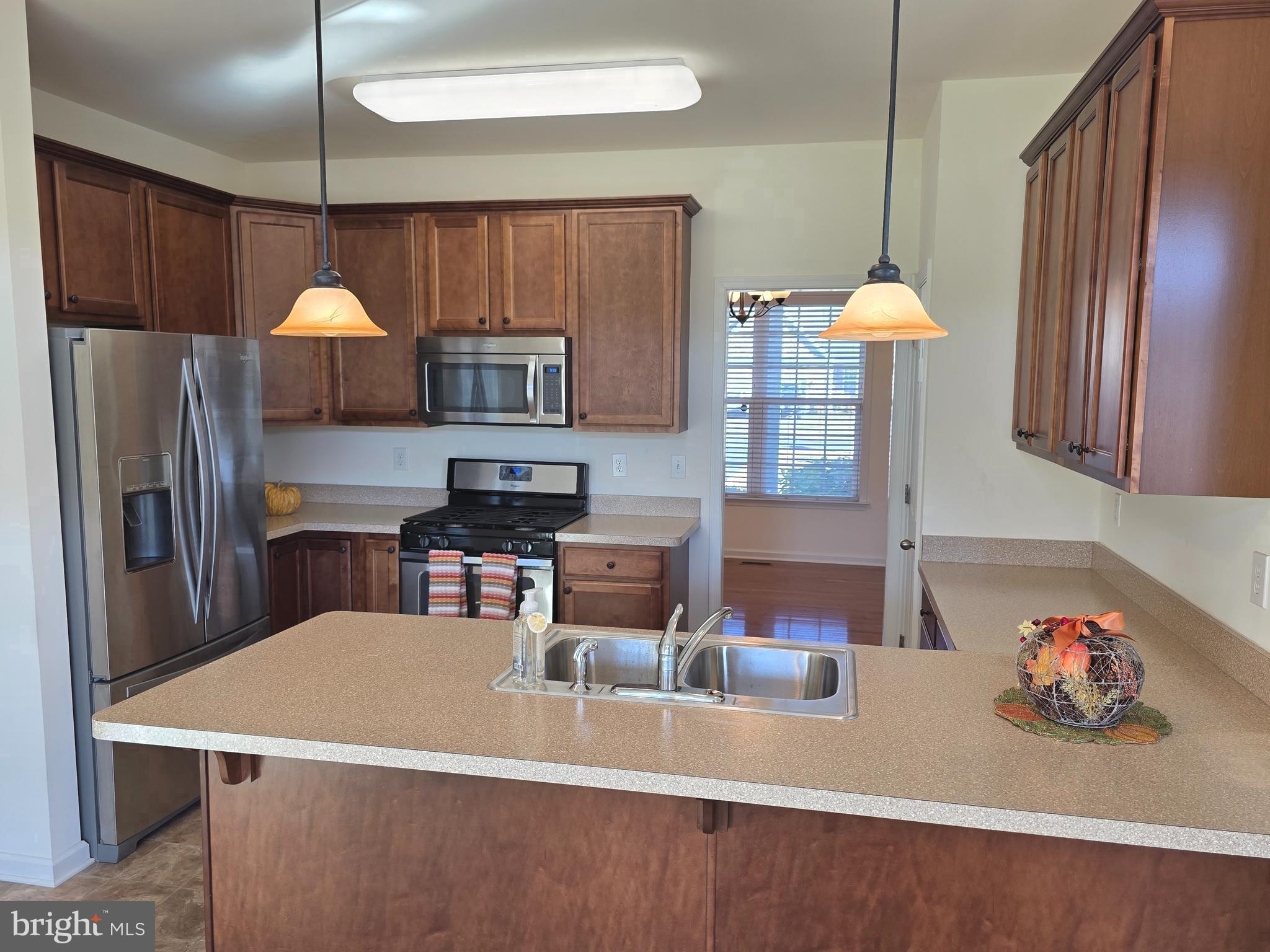 APPLE KNOLLS ESTATES - Residential