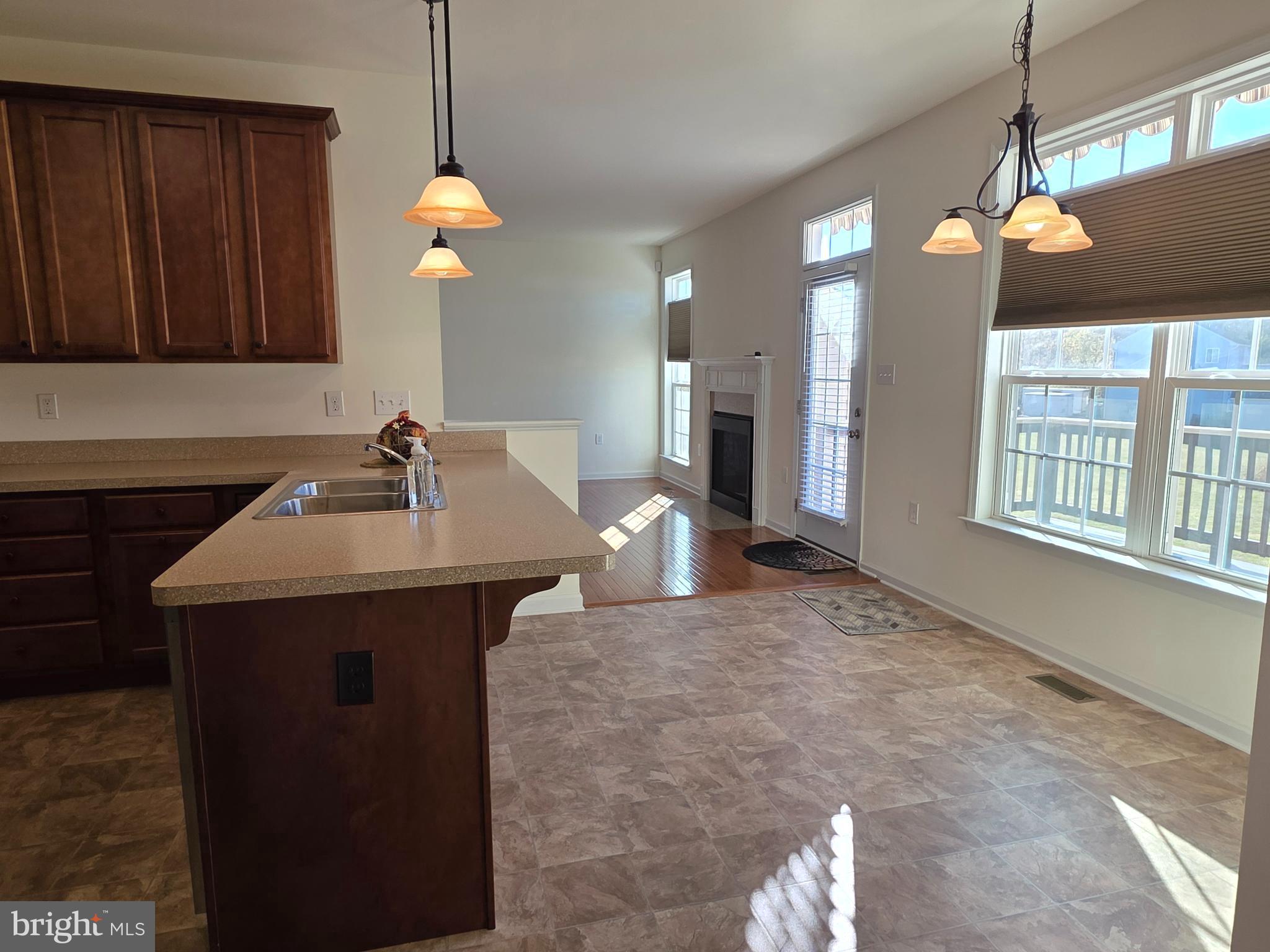 APPLE KNOLLS ESTATES - Residential