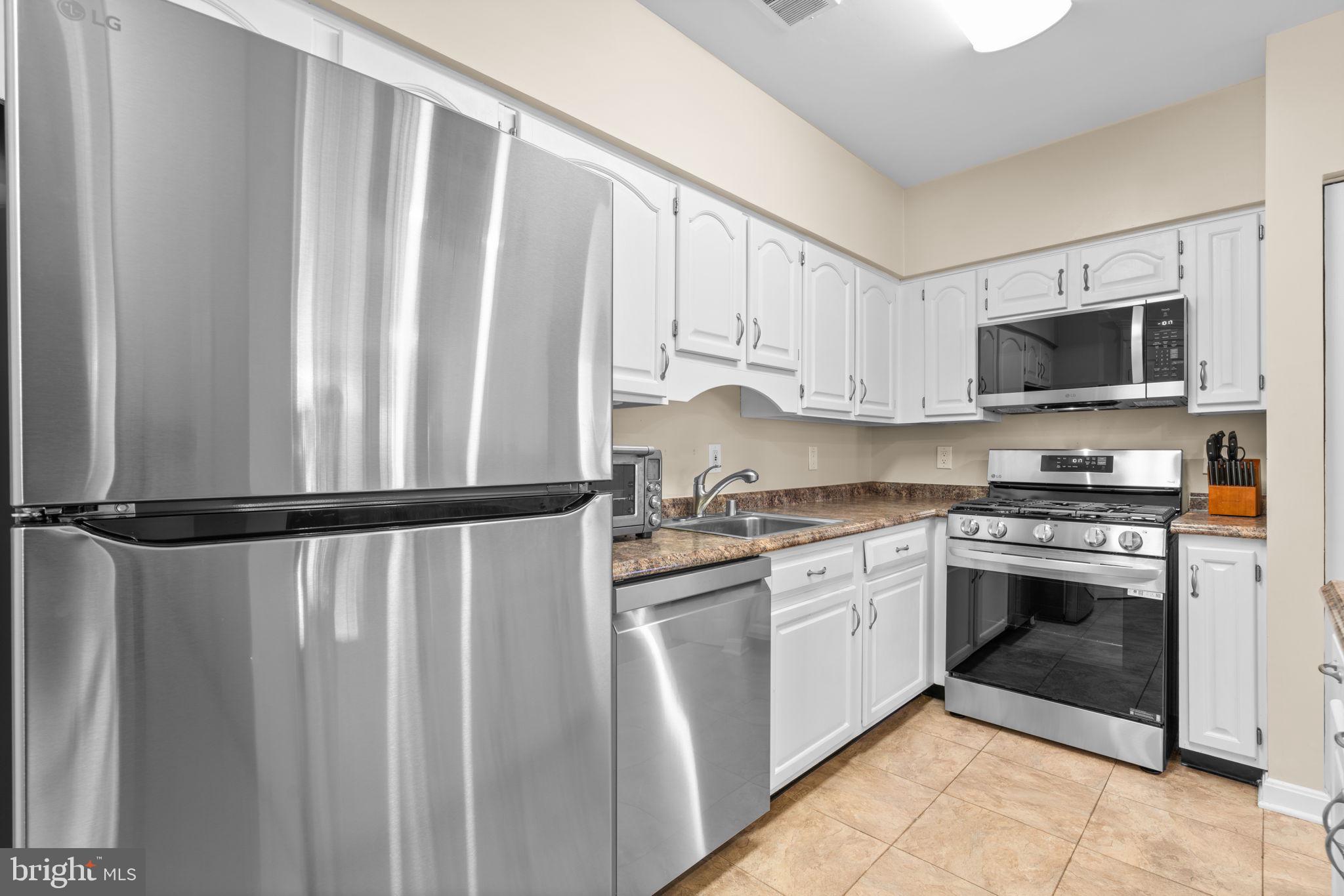 ENCLAVE AT SEVEN OAKS - Residential