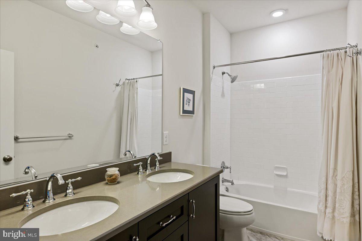 WOODLANDS AT WARWICK - Residential