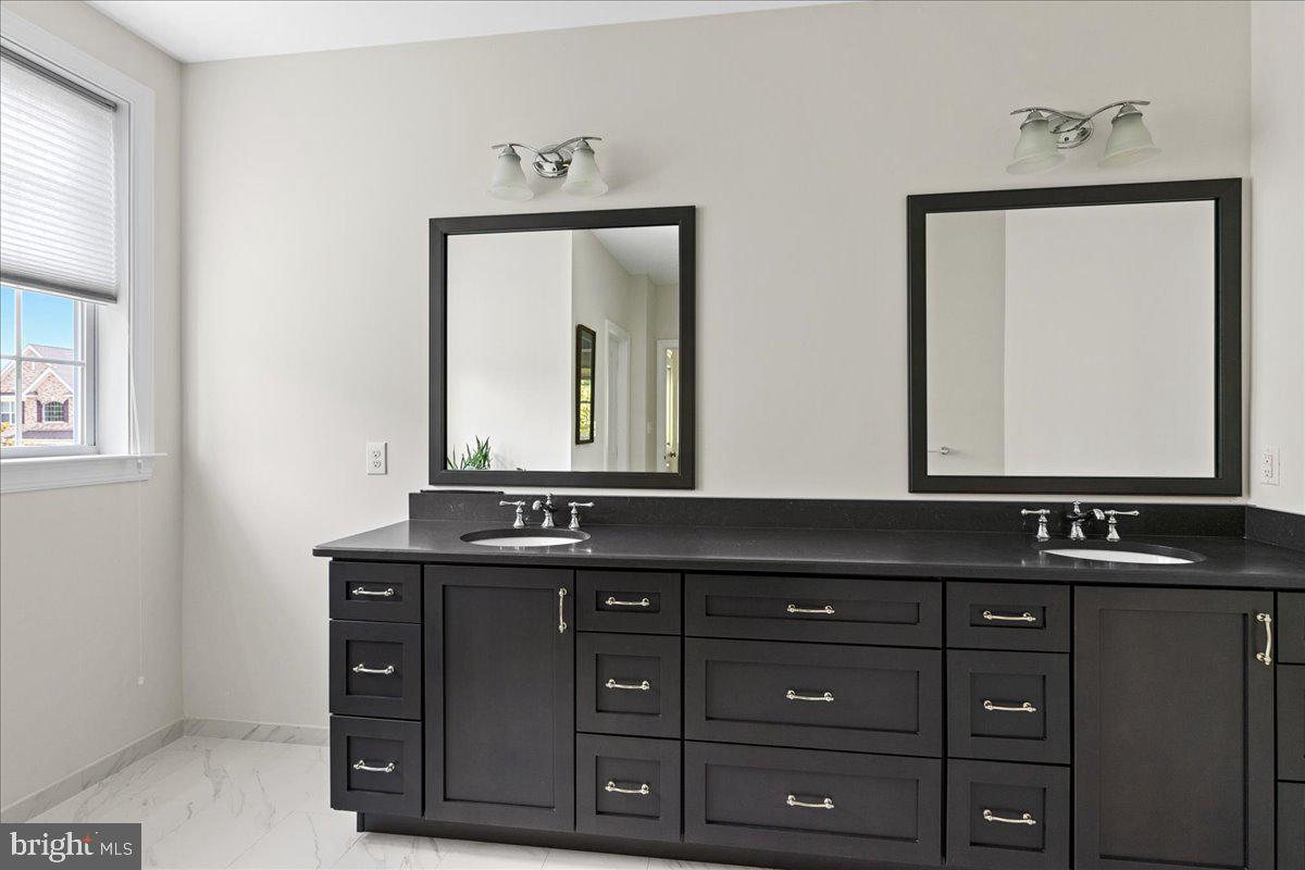 WOODLANDS AT WARWICK - Residential