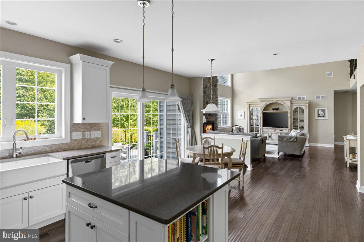 WOODLANDS AT WARWICK - Residential