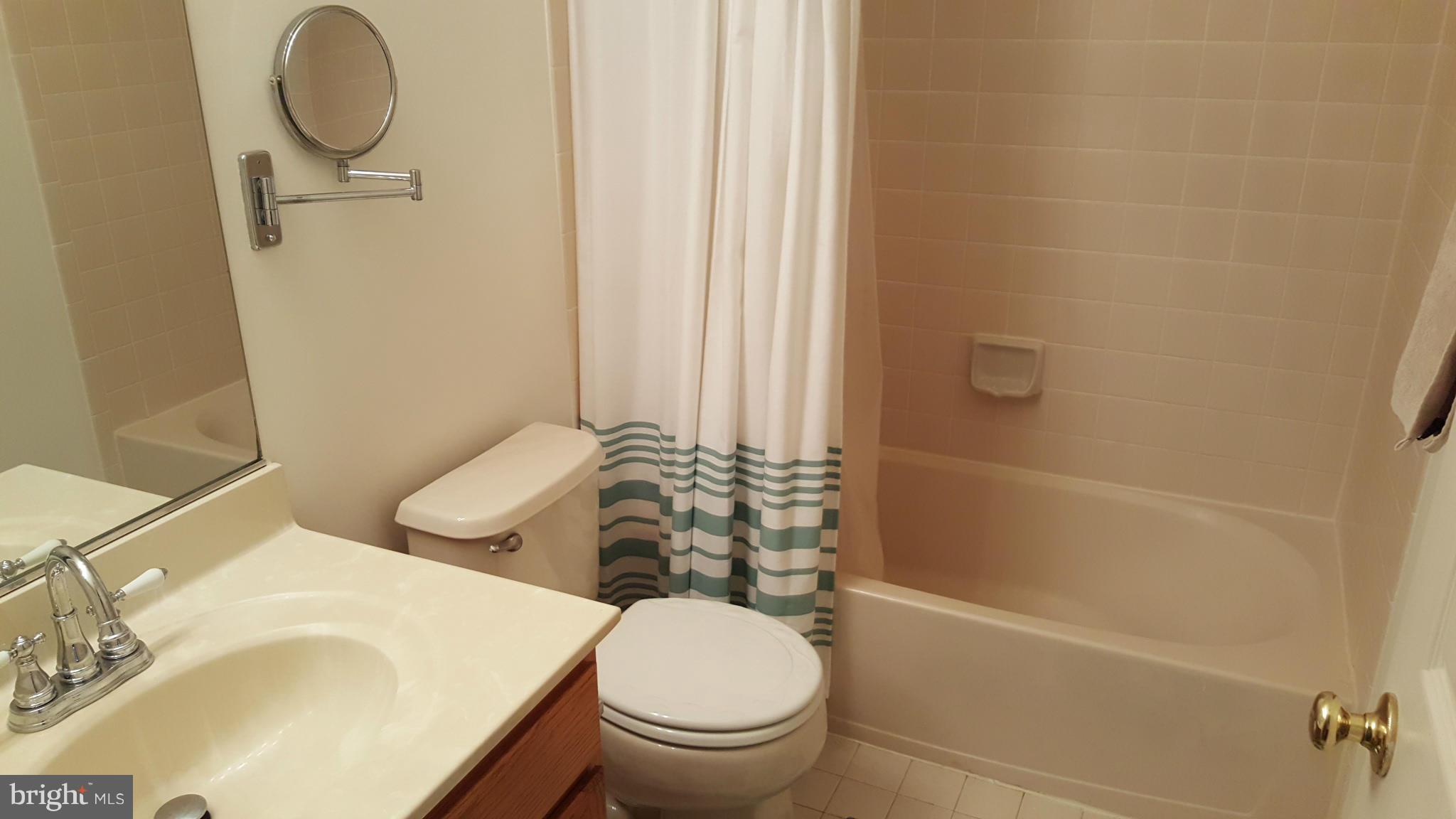 MCNAIR FARMS LANDBAY - Residential Lease