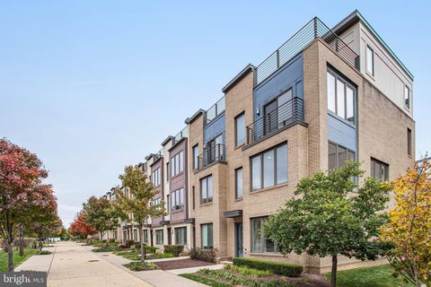 Photo of 6940 Rockledge Drive, BETHESDA, MD 20817 (MLS # MDMC2206108)