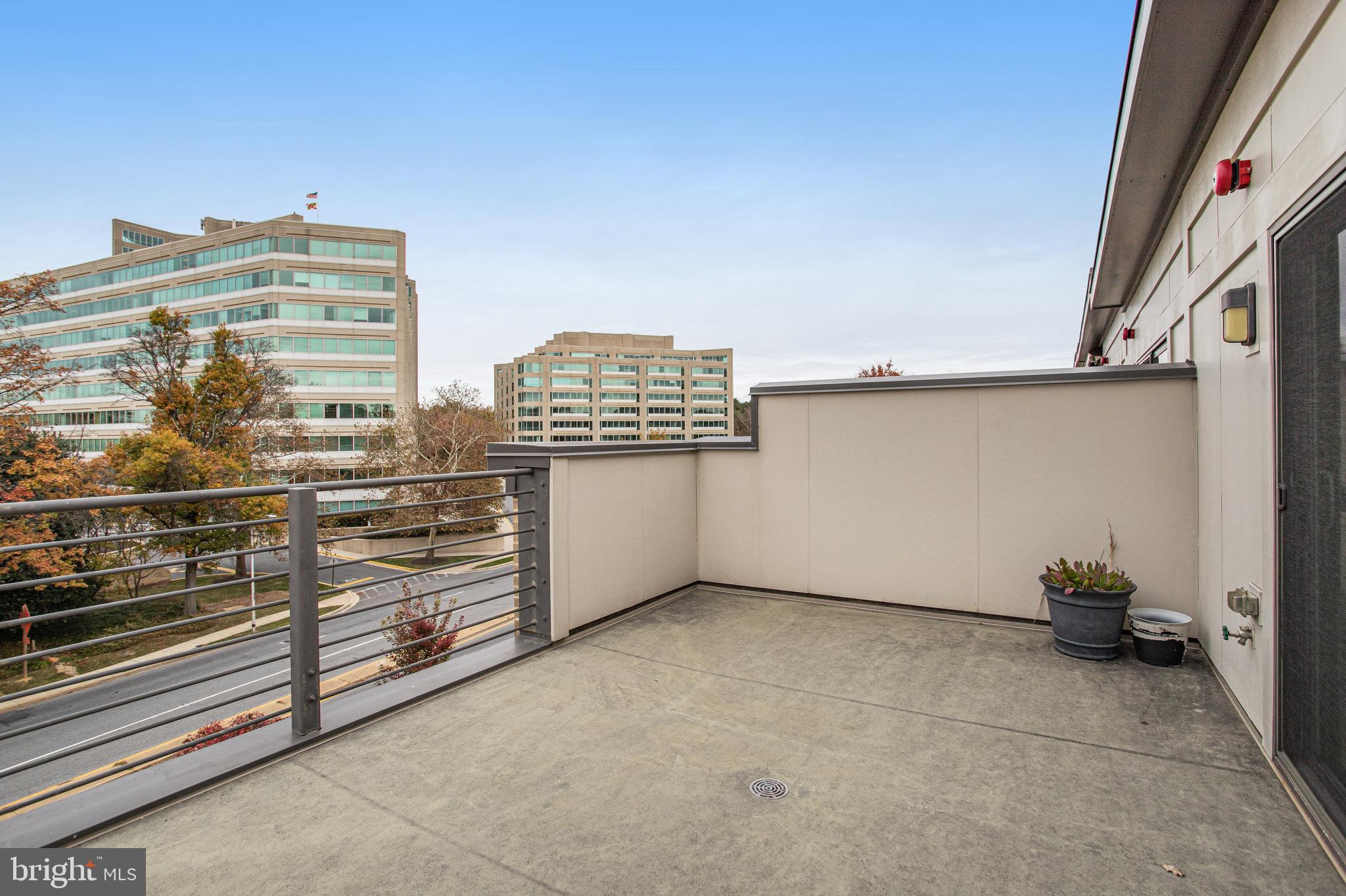 MONTGOMERY ROW - Residential