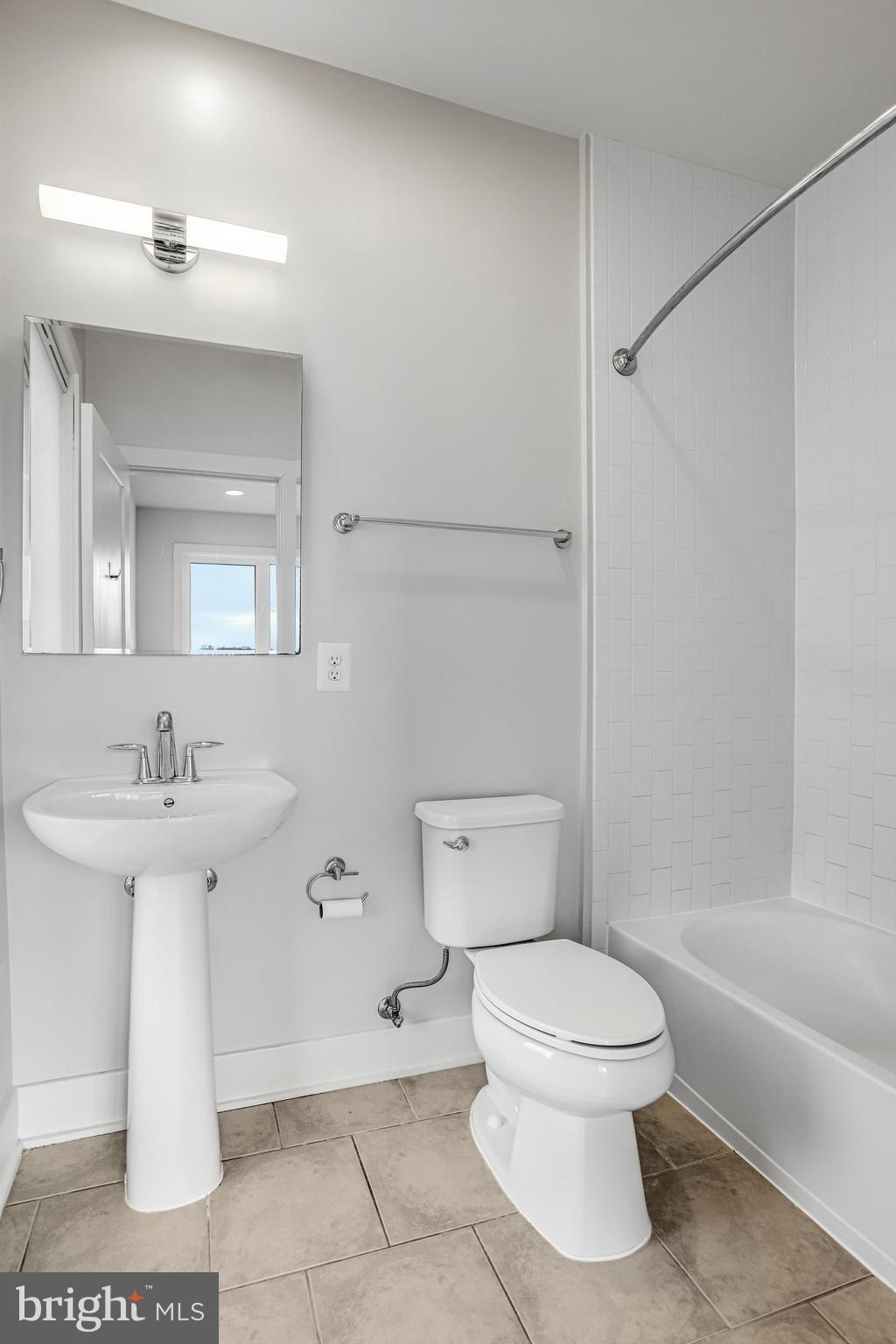 MONTGOMERY ROW - Residential