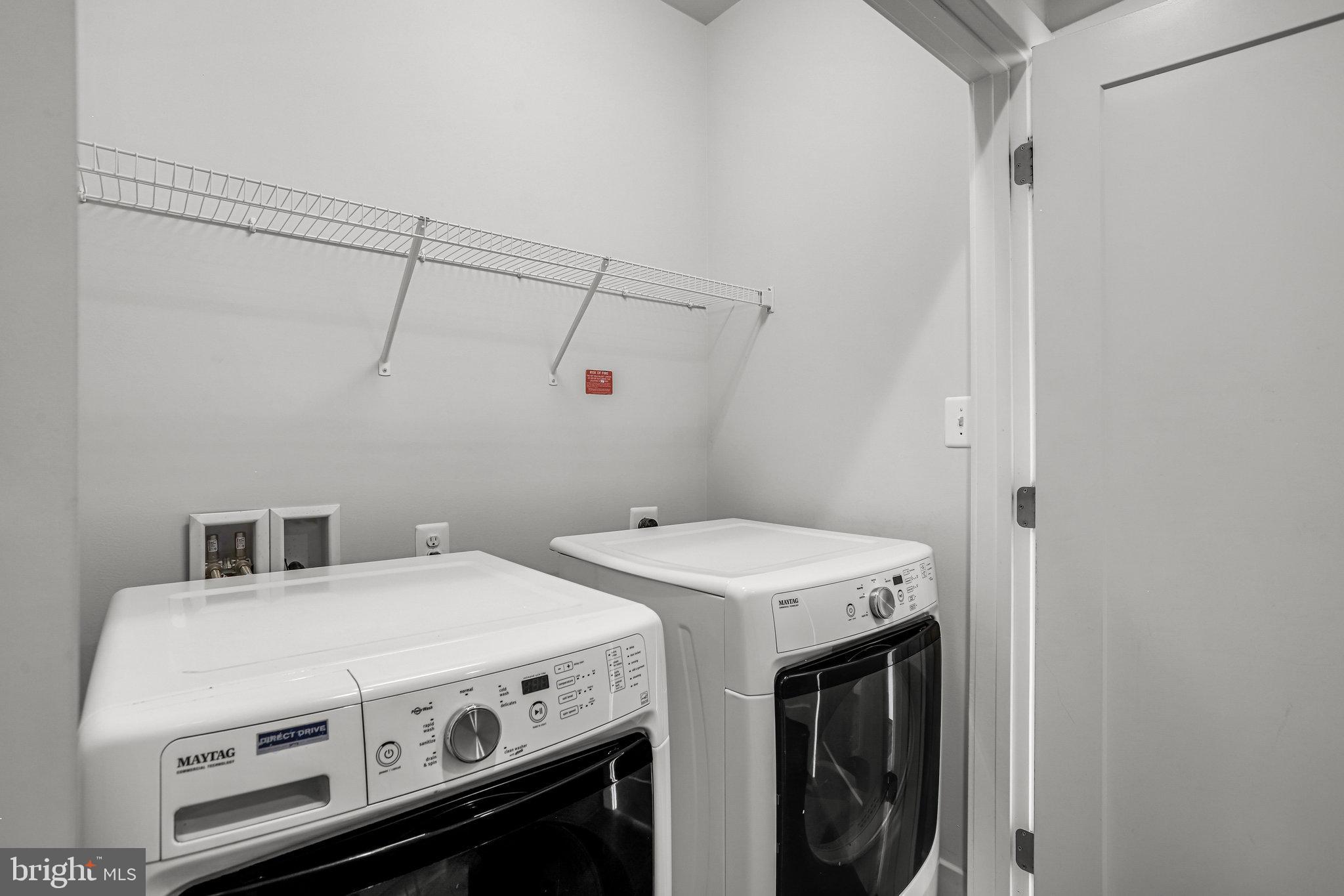 MONTGOMERY ROW - Residential