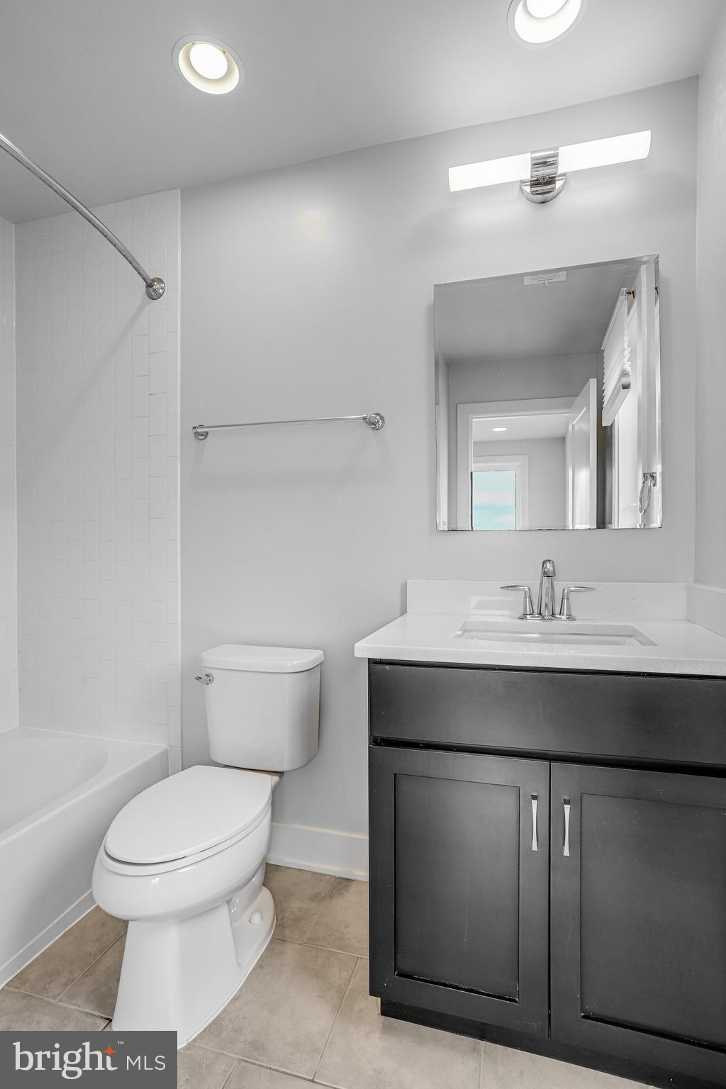 MONTGOMERY ROW - Residential