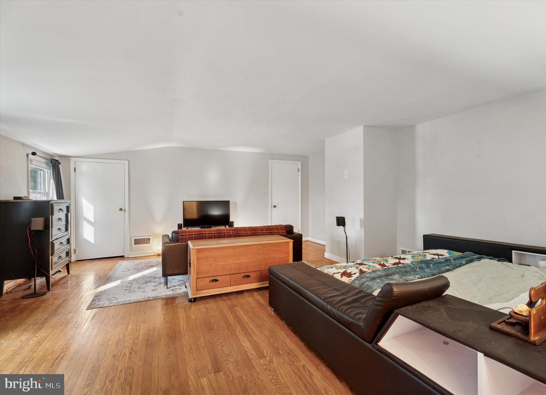 GLENSIDE - Residential