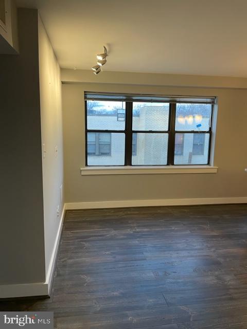 210 OAKWOOD STREET SE 308