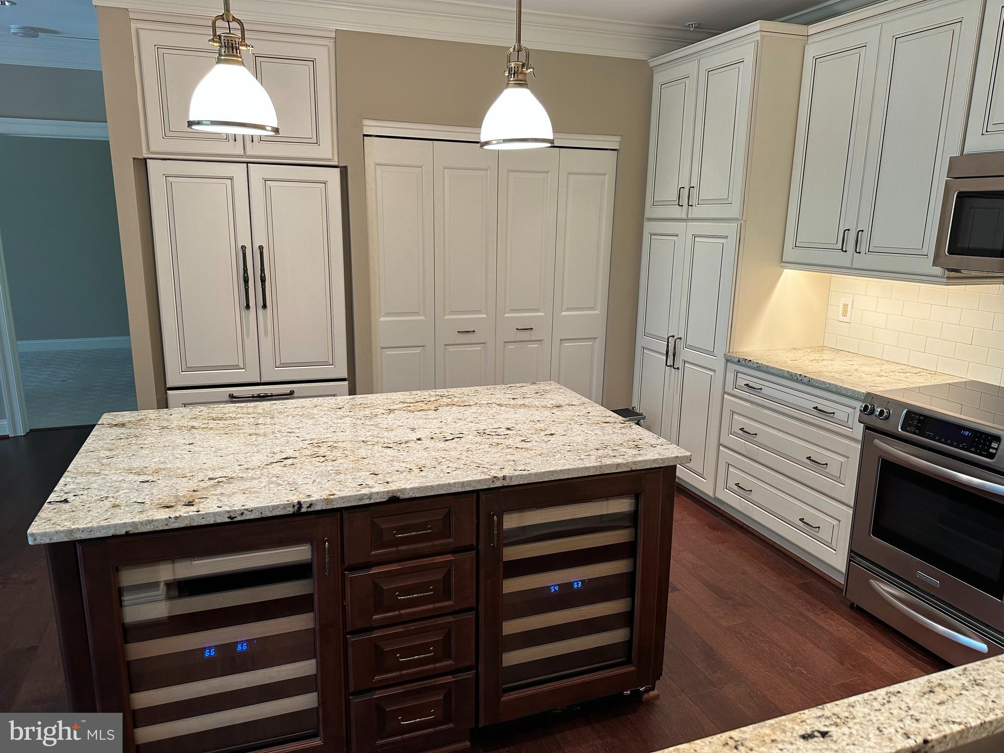 HIGH VIEW AT HUNT VALLEY - Residential