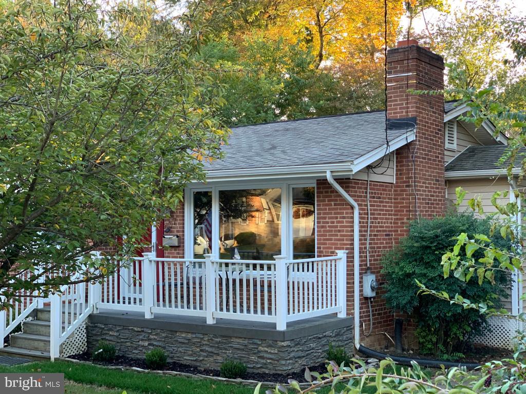 VIENNA WOODS - Residential Lease