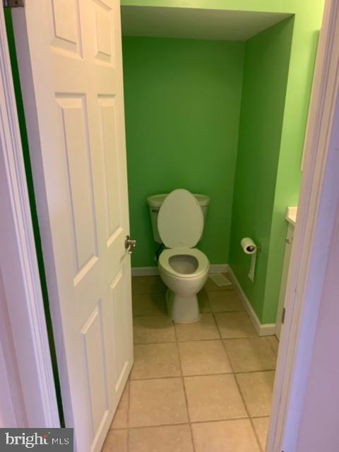 VIENNA WOODS - Residential Lease