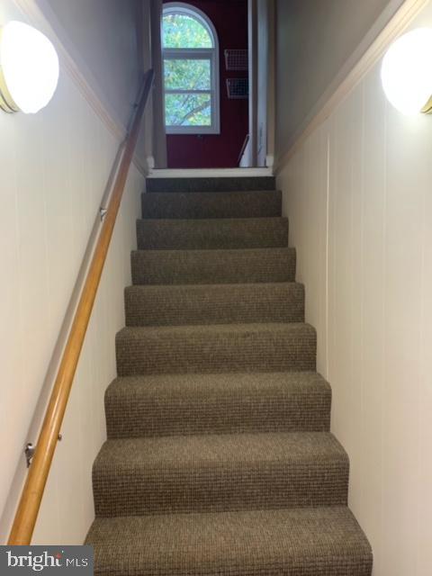 VIENNA WOODS - Residential Lease