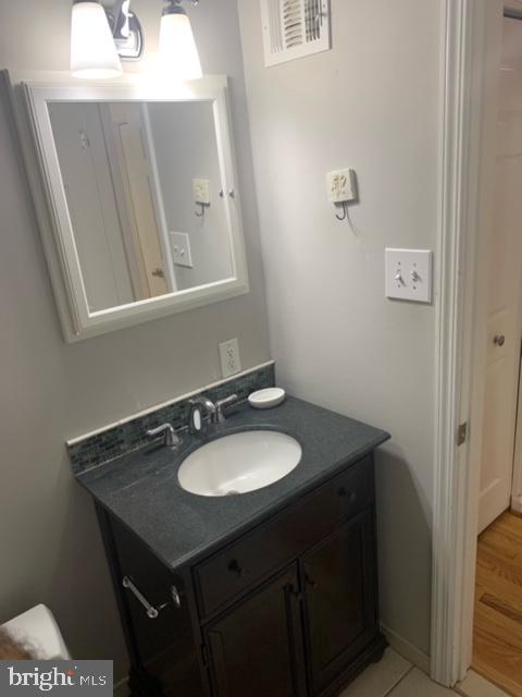 VIENNA WOODS - Residential Lease