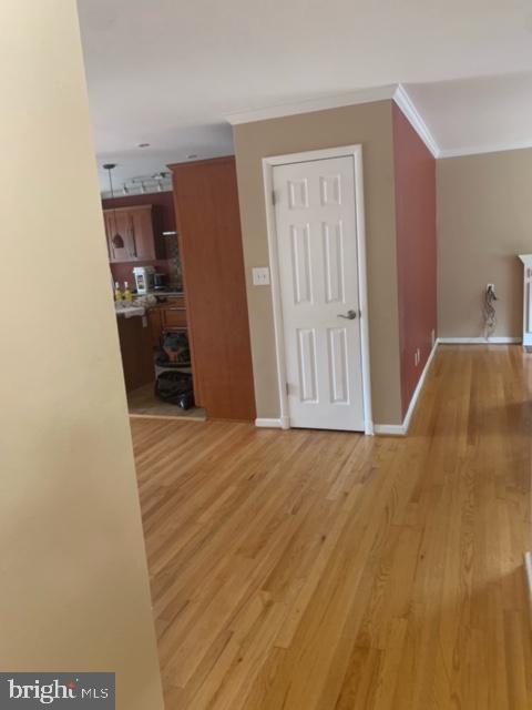 VIENNA WOODS - Residential Lease