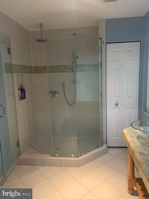 VIENNA WOODS - Residential Lease