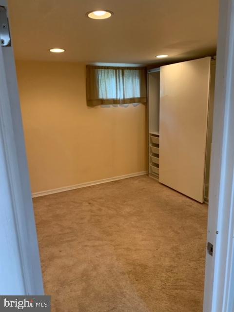 VIENNA WOODS - Residential Lease