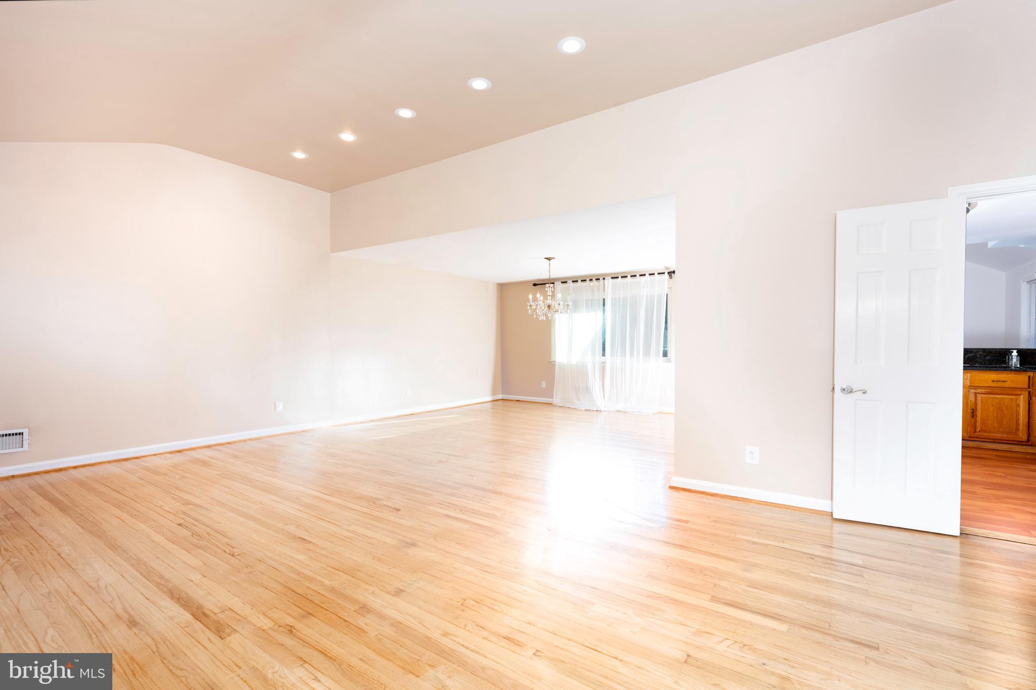 GREEN TREE MANOR - Residential Lease