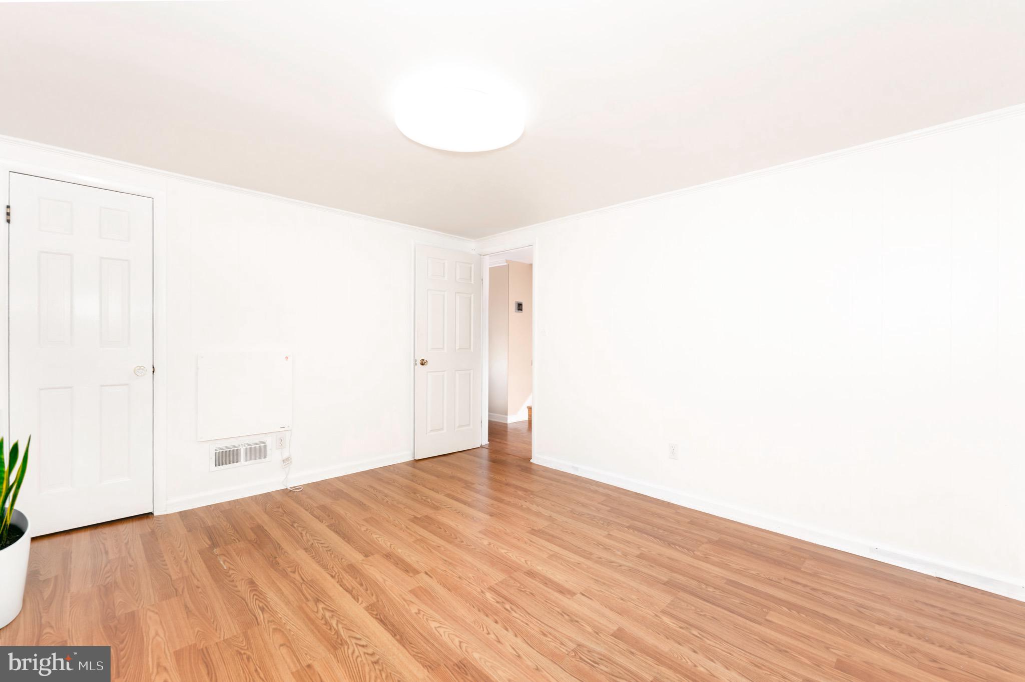 GREEN TREE MANOR - Residential Lease