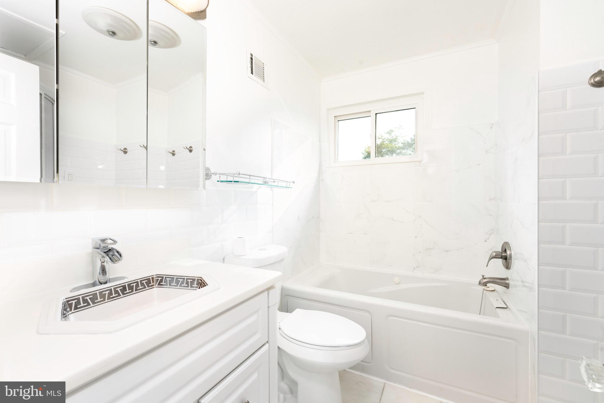 GREEN TREE MANOR - Residential Lease