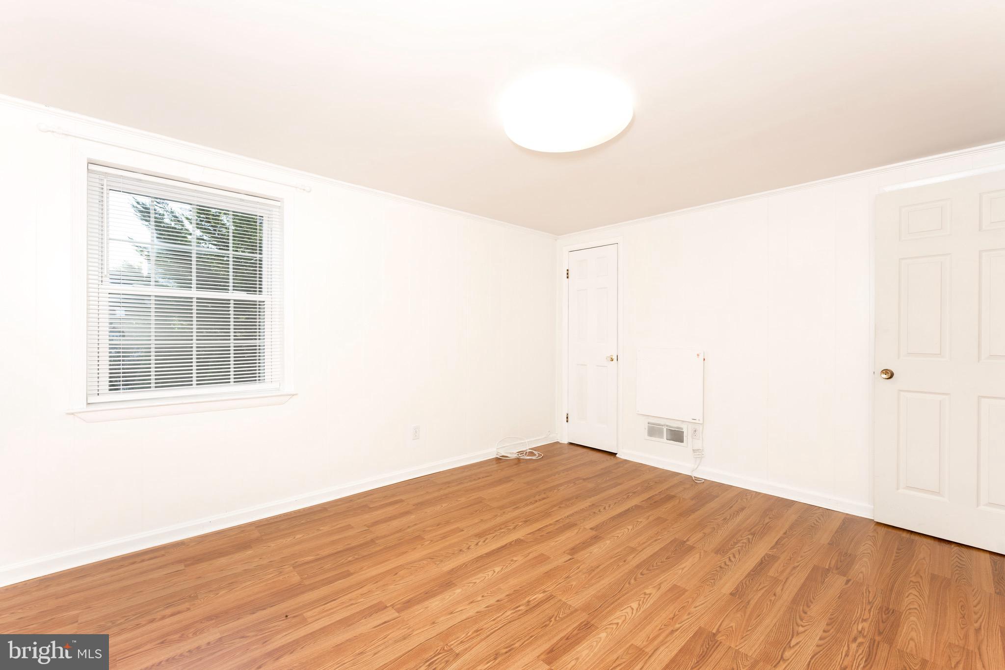 GREEN TREE MANOR - Residential Lease