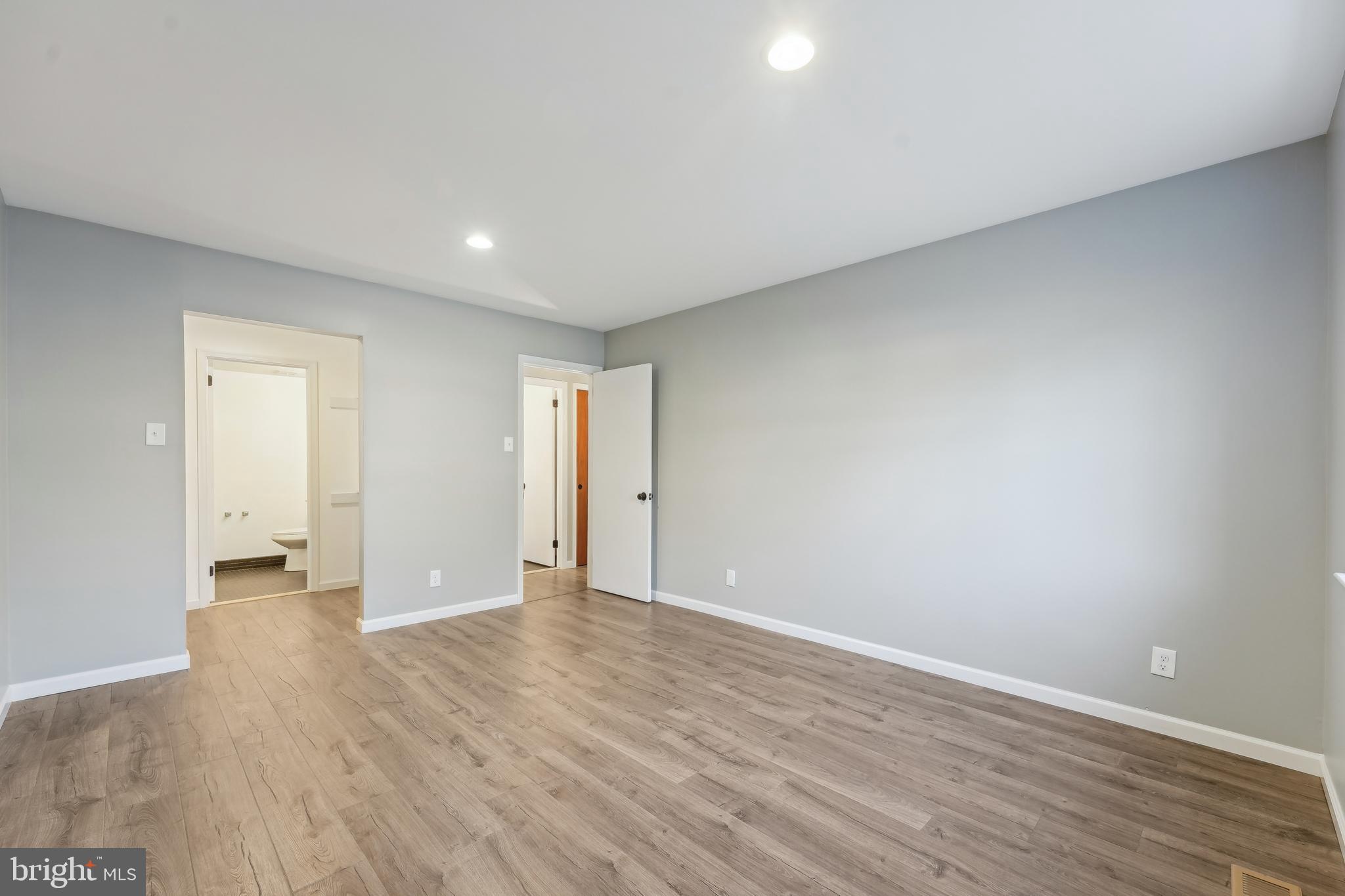 GLENHARDIE CONDOS - Residential