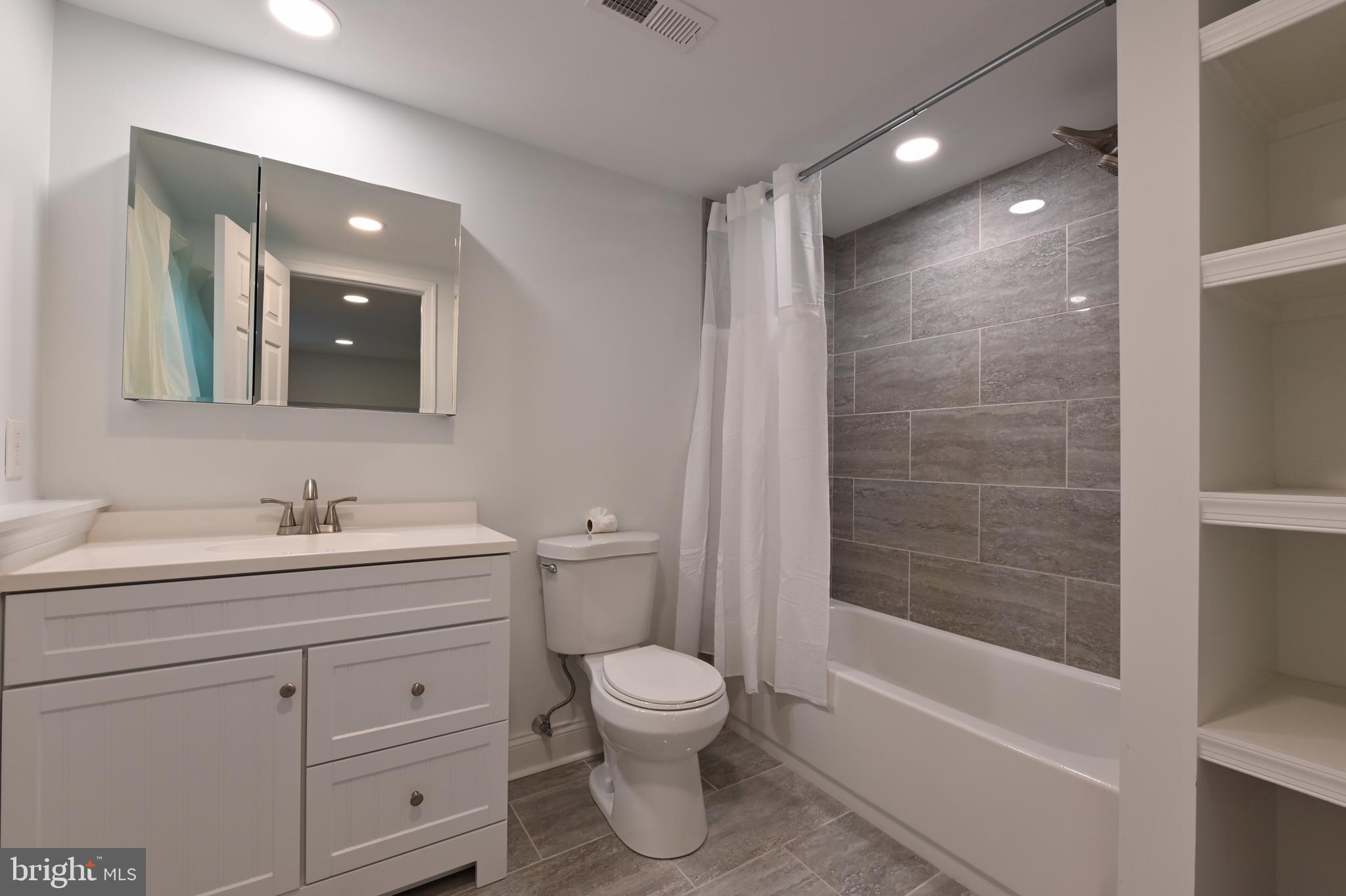 CAPE ST CLAIRE - Residential