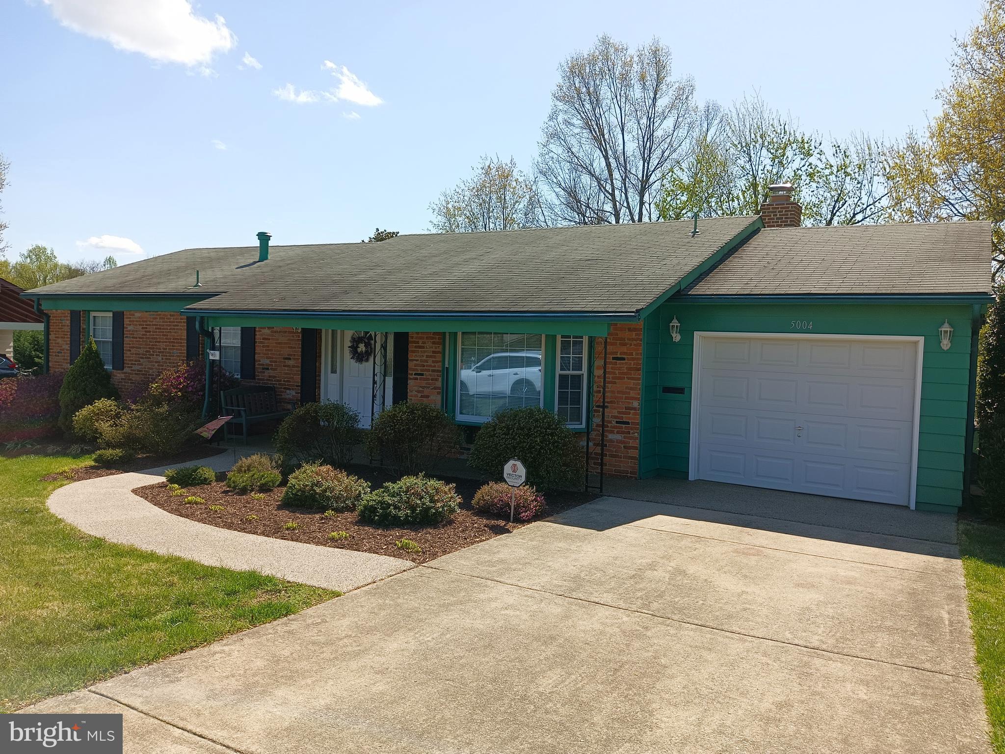 CANTERBURY WOODS - Residential