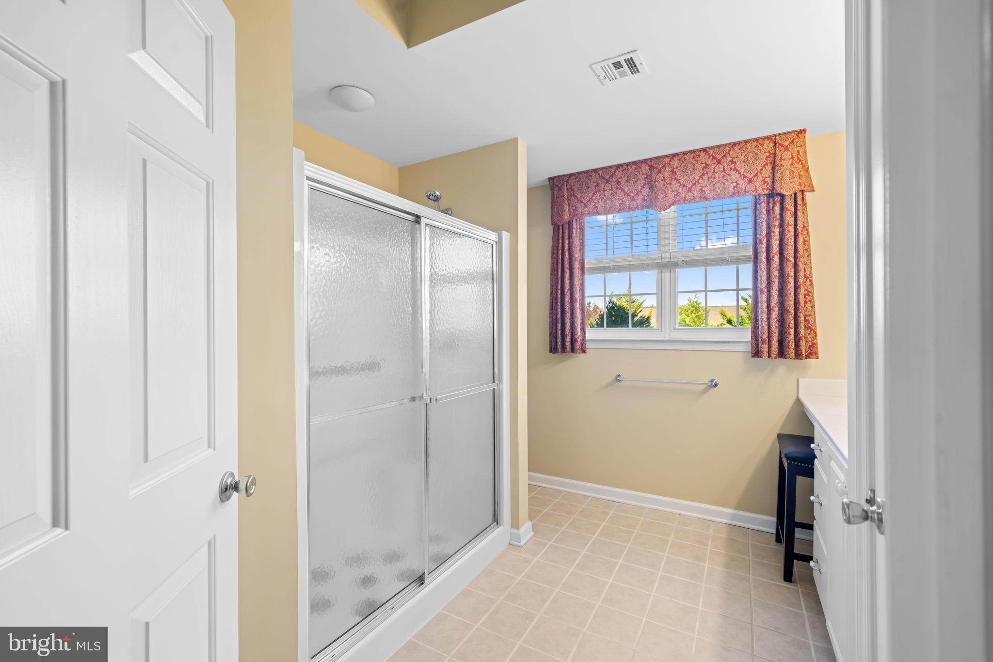 VICTORIA GARDENS - Residential