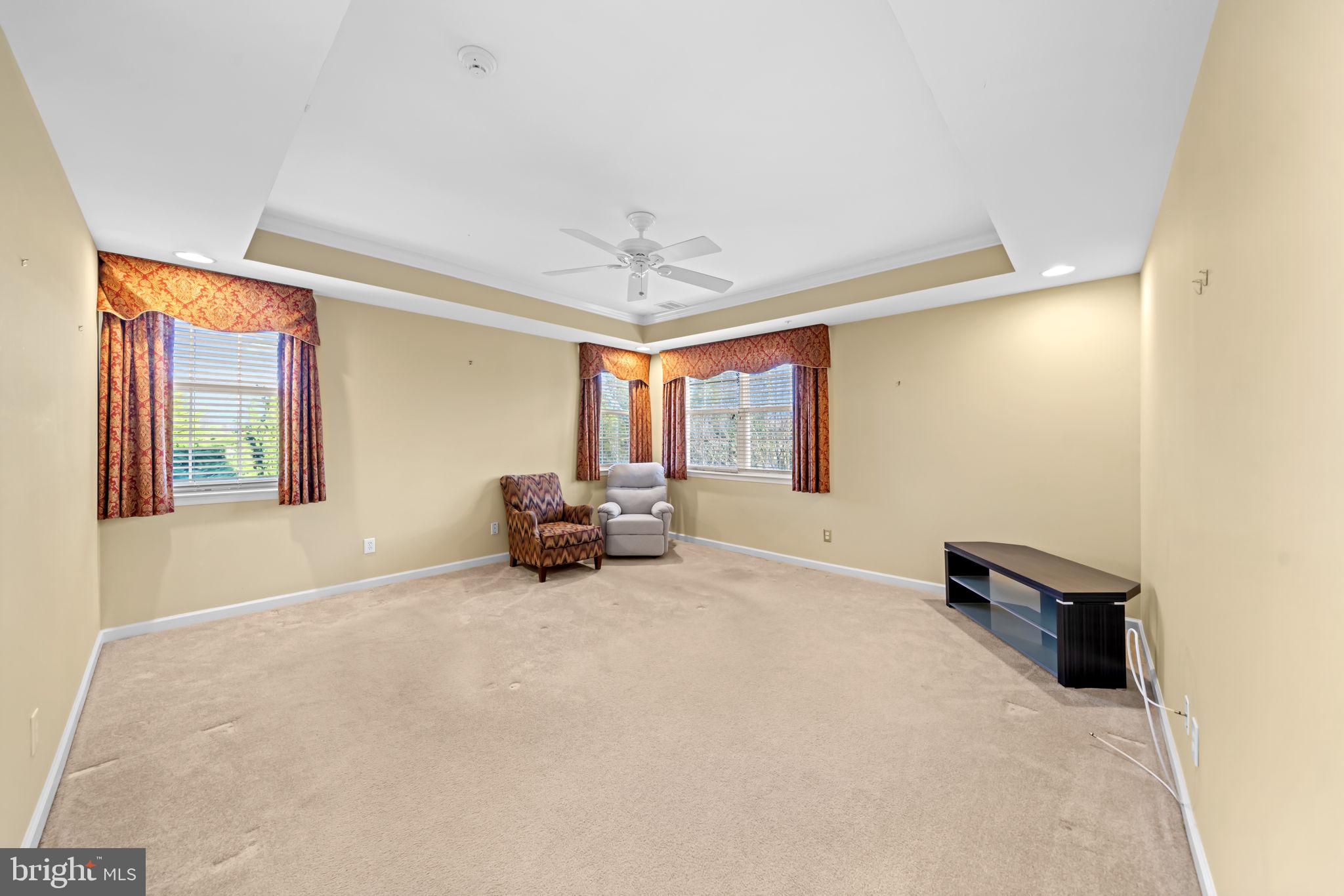 VICTORIA GARDENS - Residential