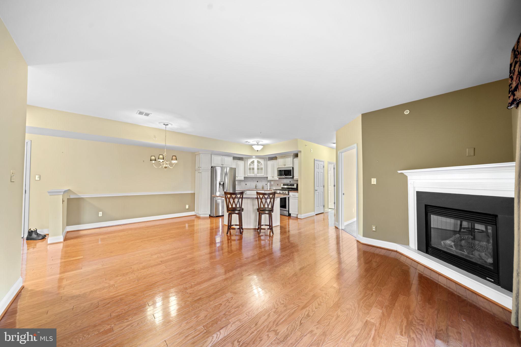 VICTORIA GARDENS - Residential