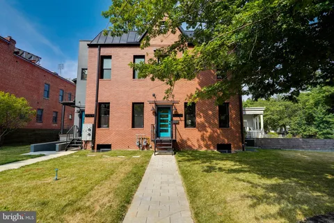 3932 Illinois Avenue NW Unit B, Washington, DC 20011 - MLS#: DCDC2189794