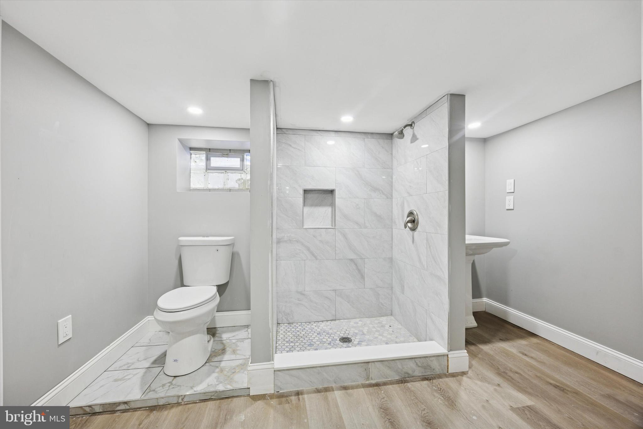 PHILADELPHIA (SOUTHWEST) - Residential