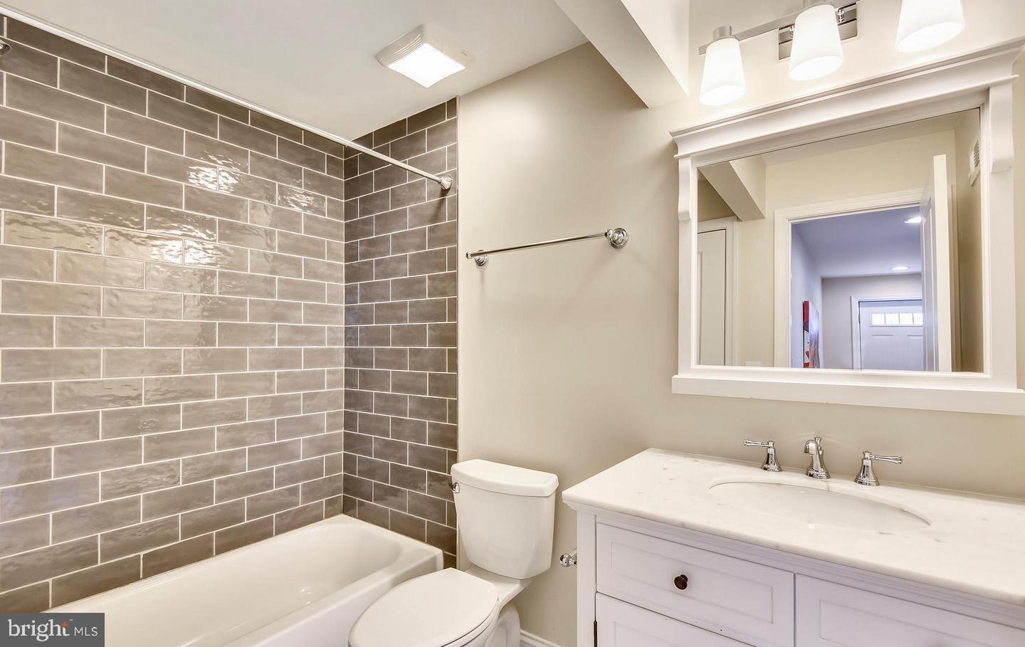 MANOR WOODS - Residential Lease