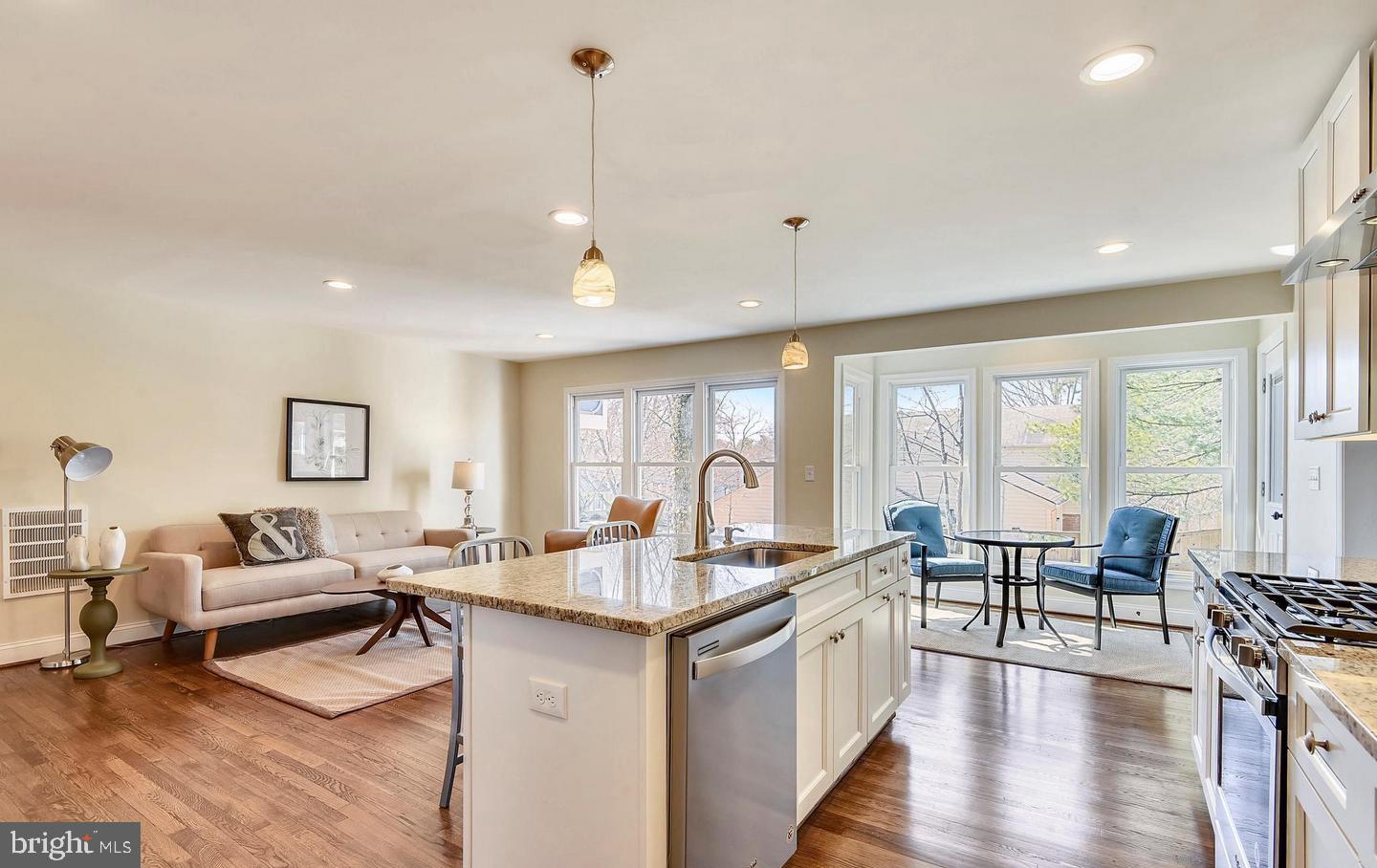 MANOR WOODS - Residential Lease