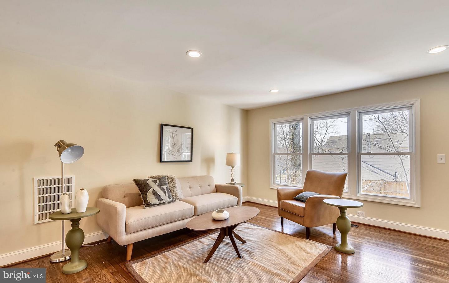 MANOR WOODS - Residential Lease