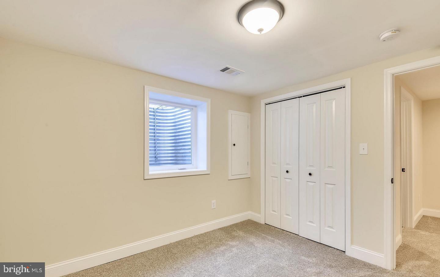 MANOR WOODS - Residential Lease