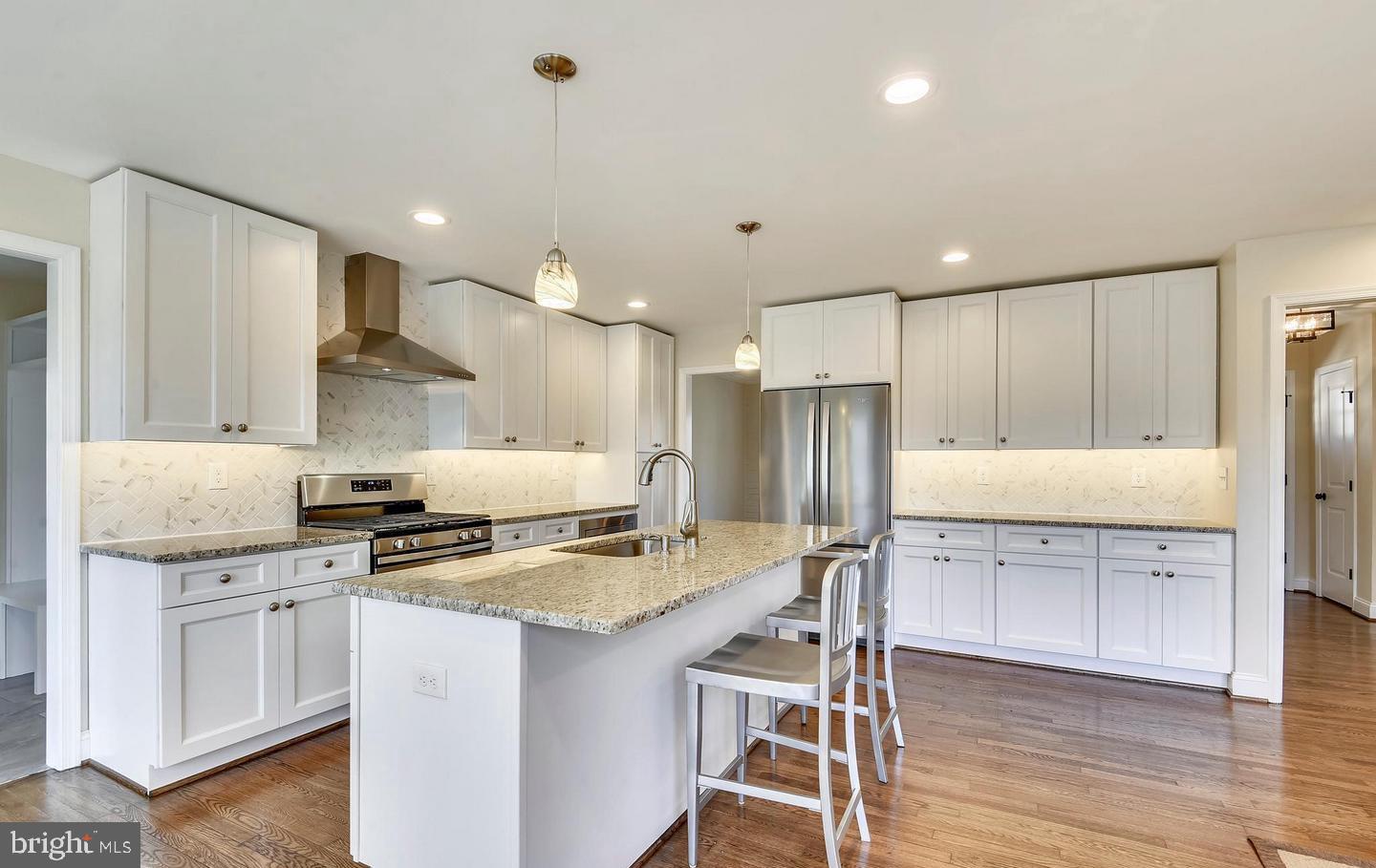 MANOR WOODS - Residential Lease