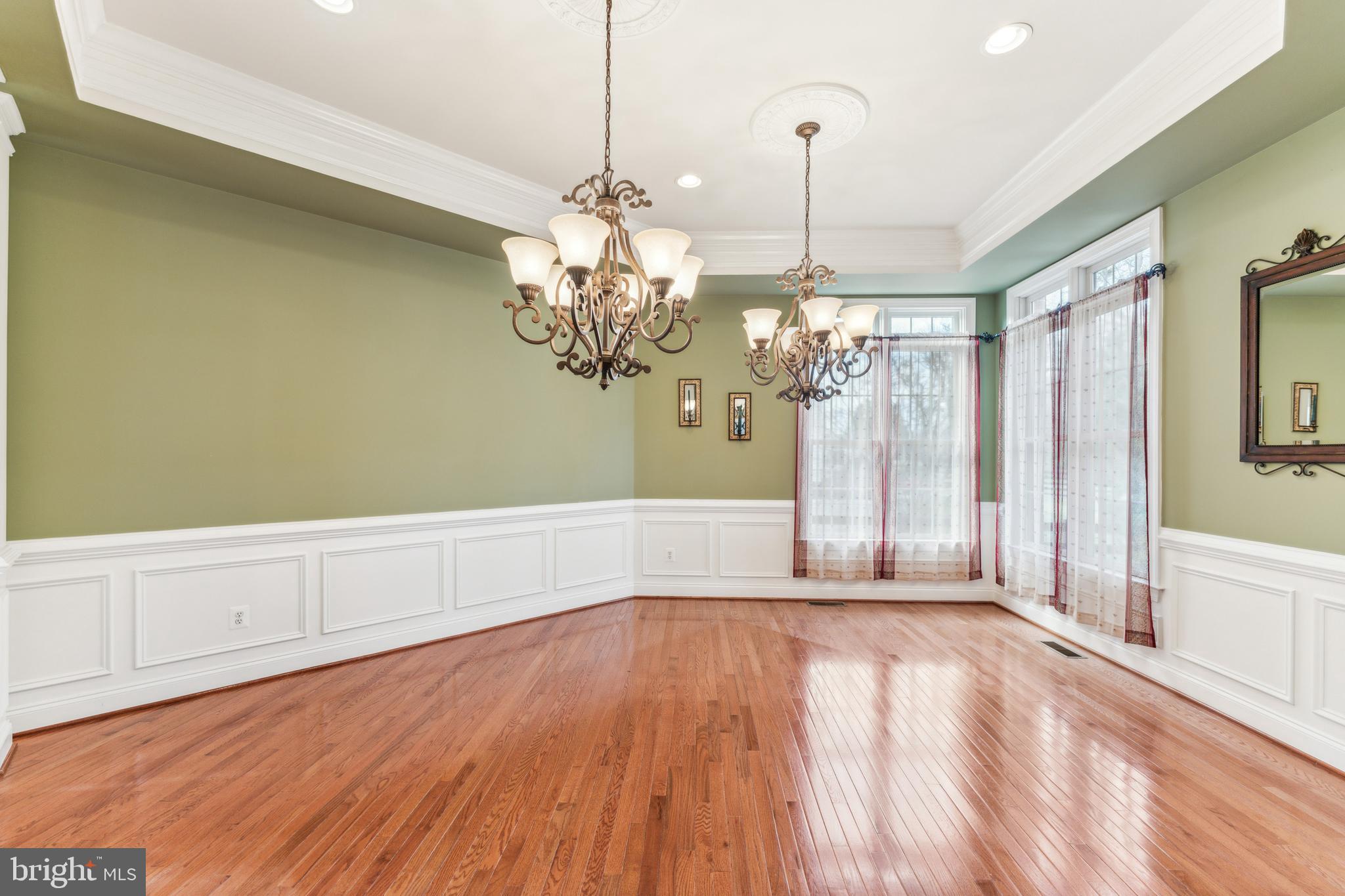 OAK HILL MANOR - Residential