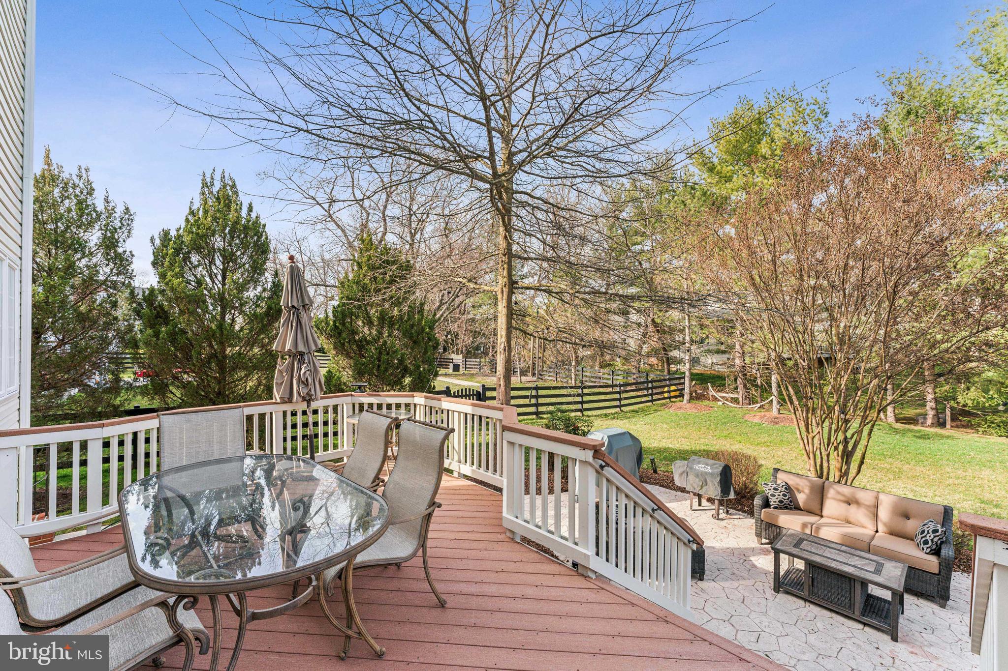 OAK HILL MANOR - Residential