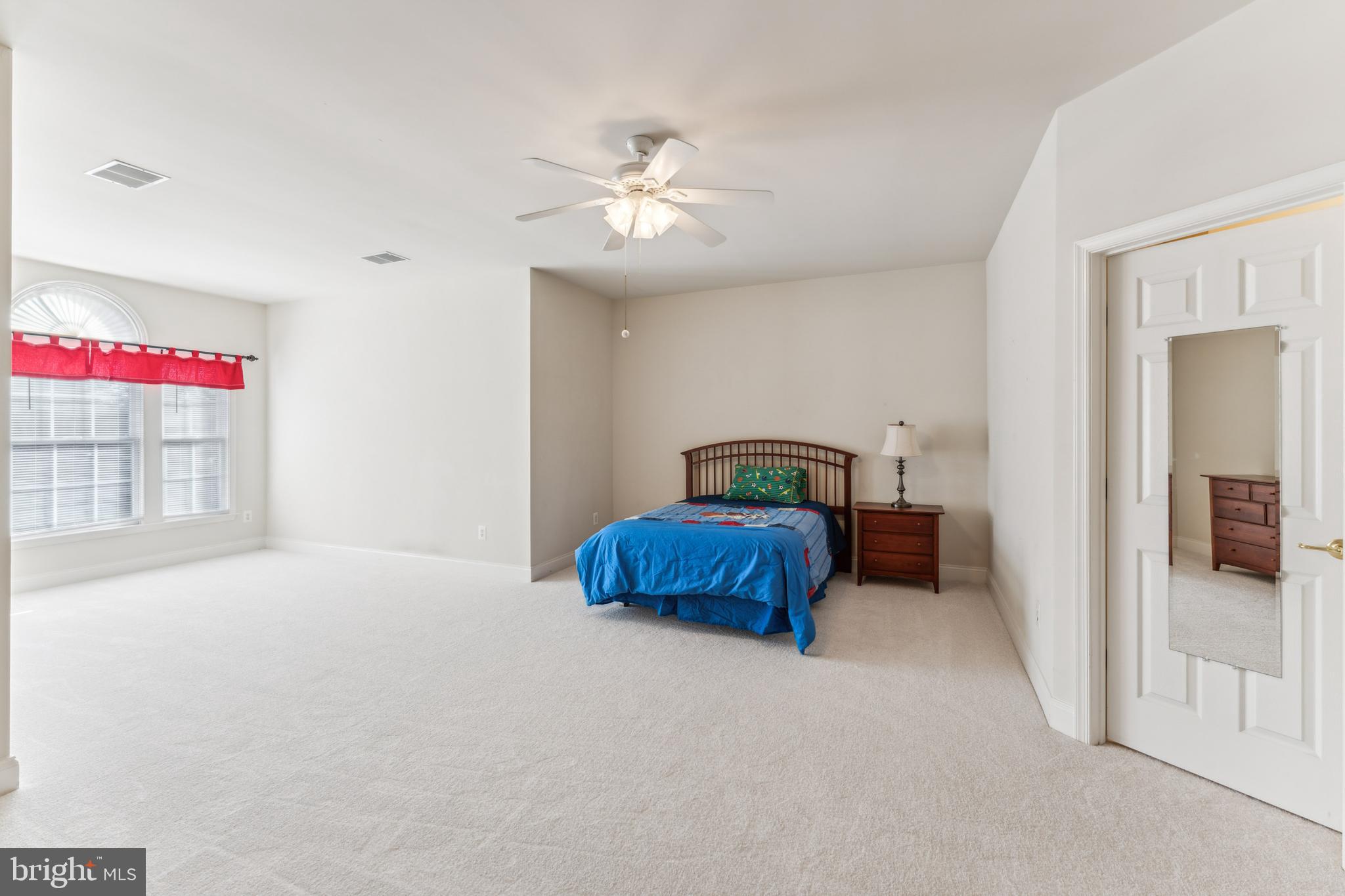 OAK HILL MANOR - Residential