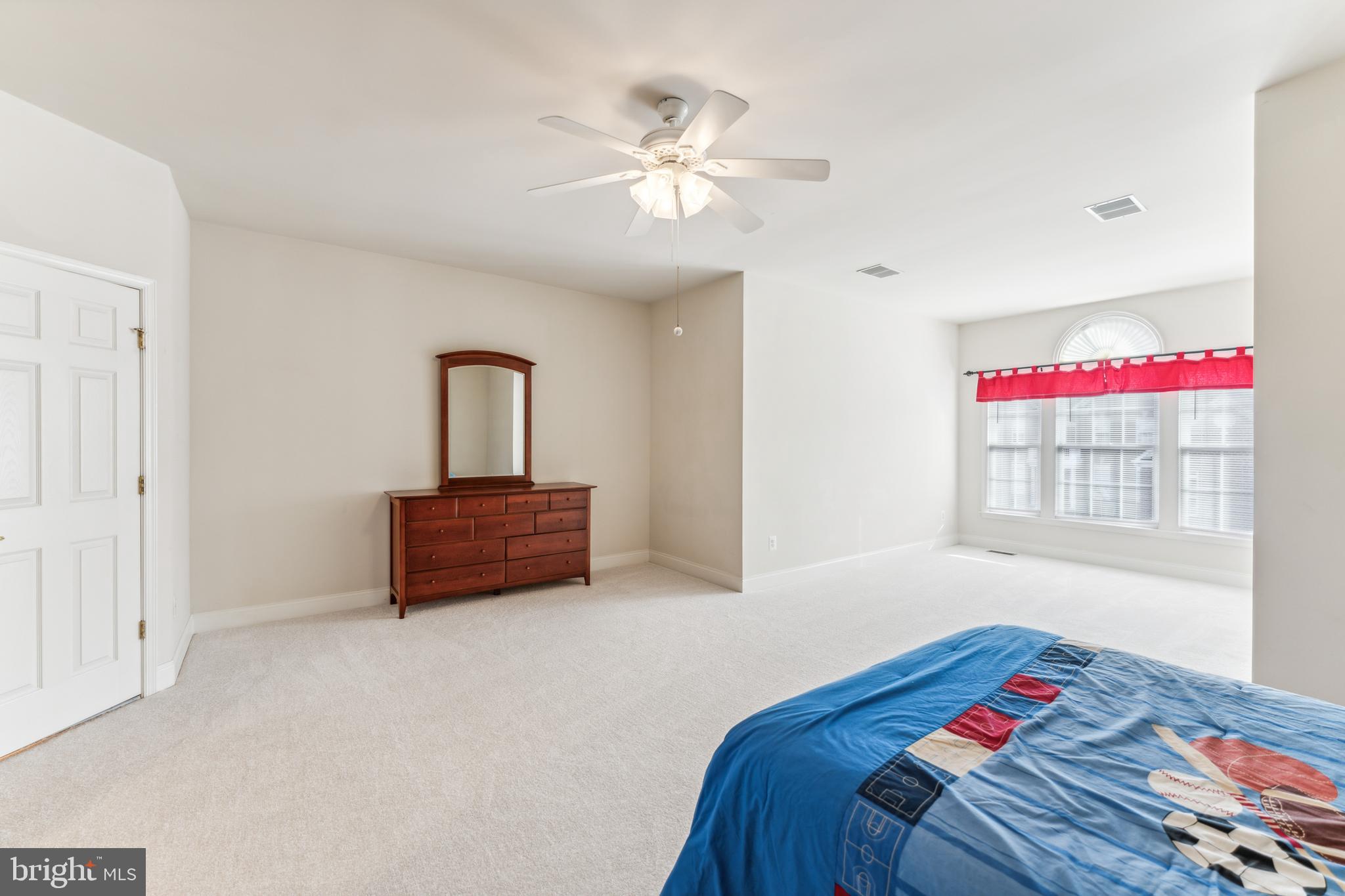 OAK HILL MANOR - Residential