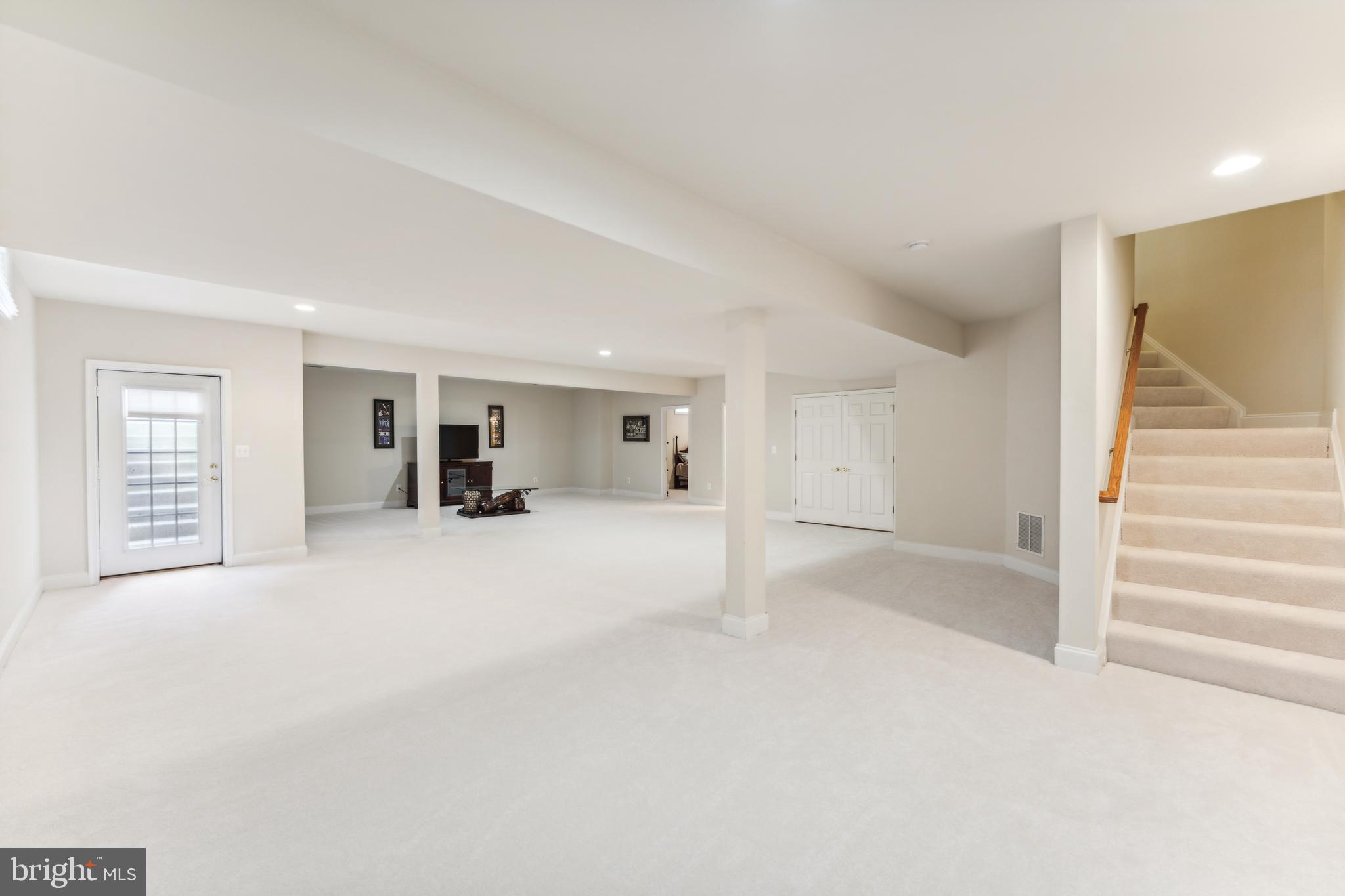 OAK HILL MANOR - Residential