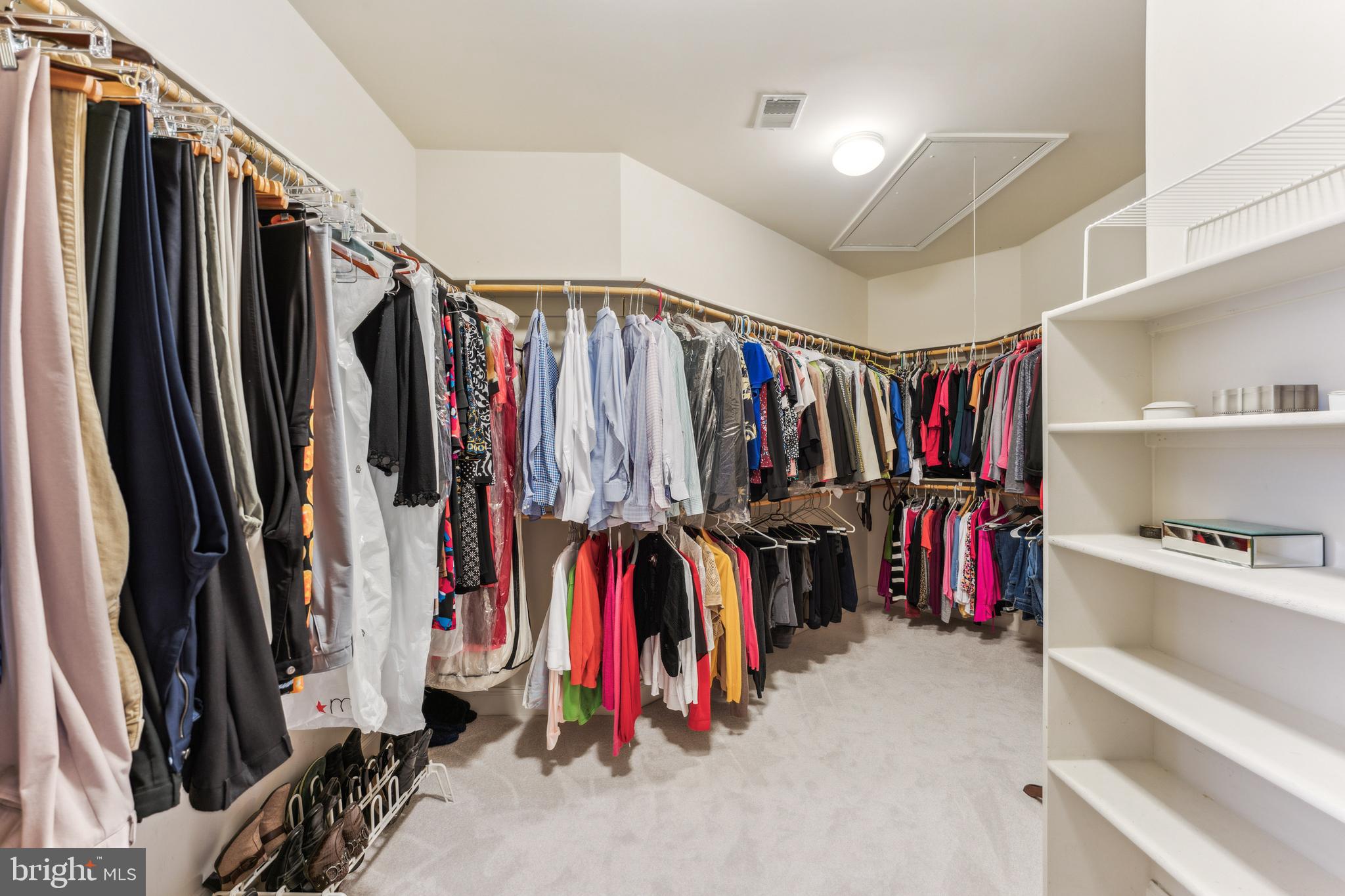 OAK HILL MANOR - Residential