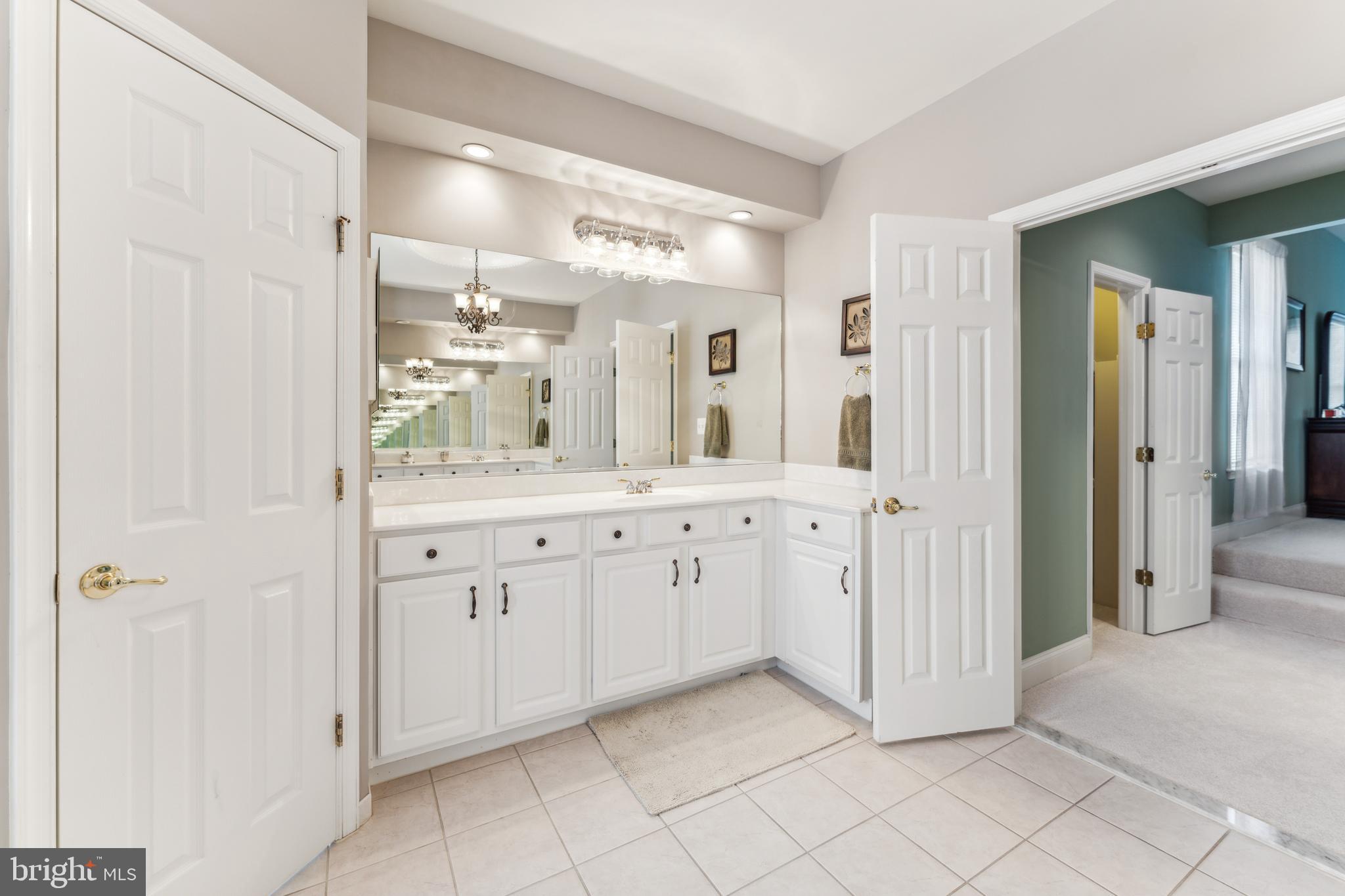 OAK HILL MANOR - Residential